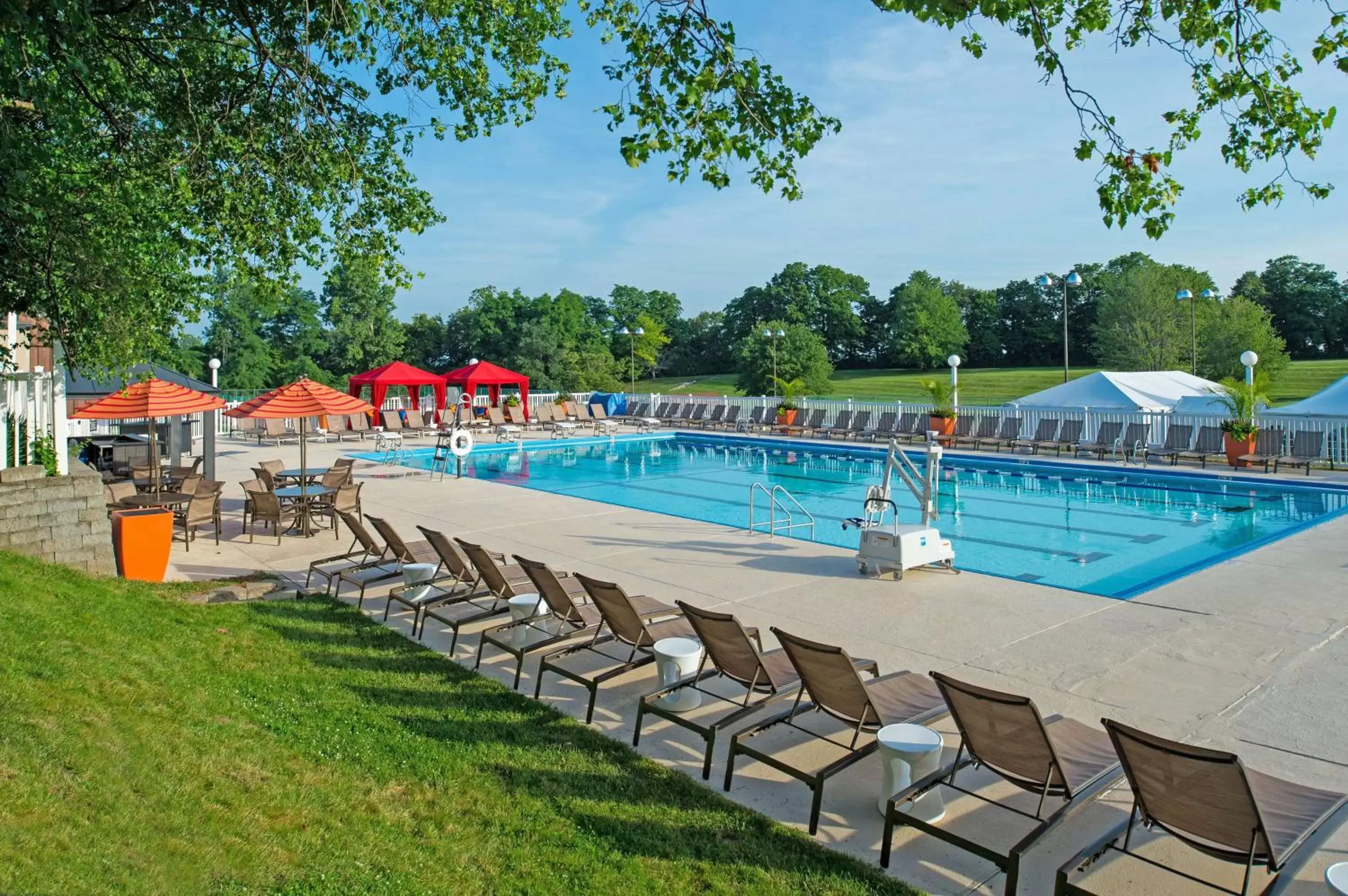 Pool view, Swimming Pool in DoubleTree by Hilton Hotel St. Louis - Chesterfield