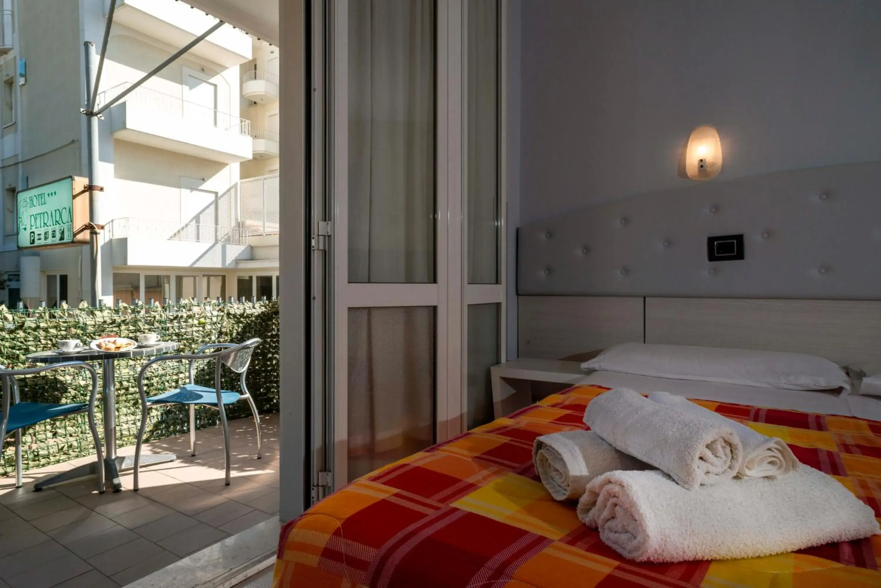 Nearby landmark, Bed in Hotel Petrarca