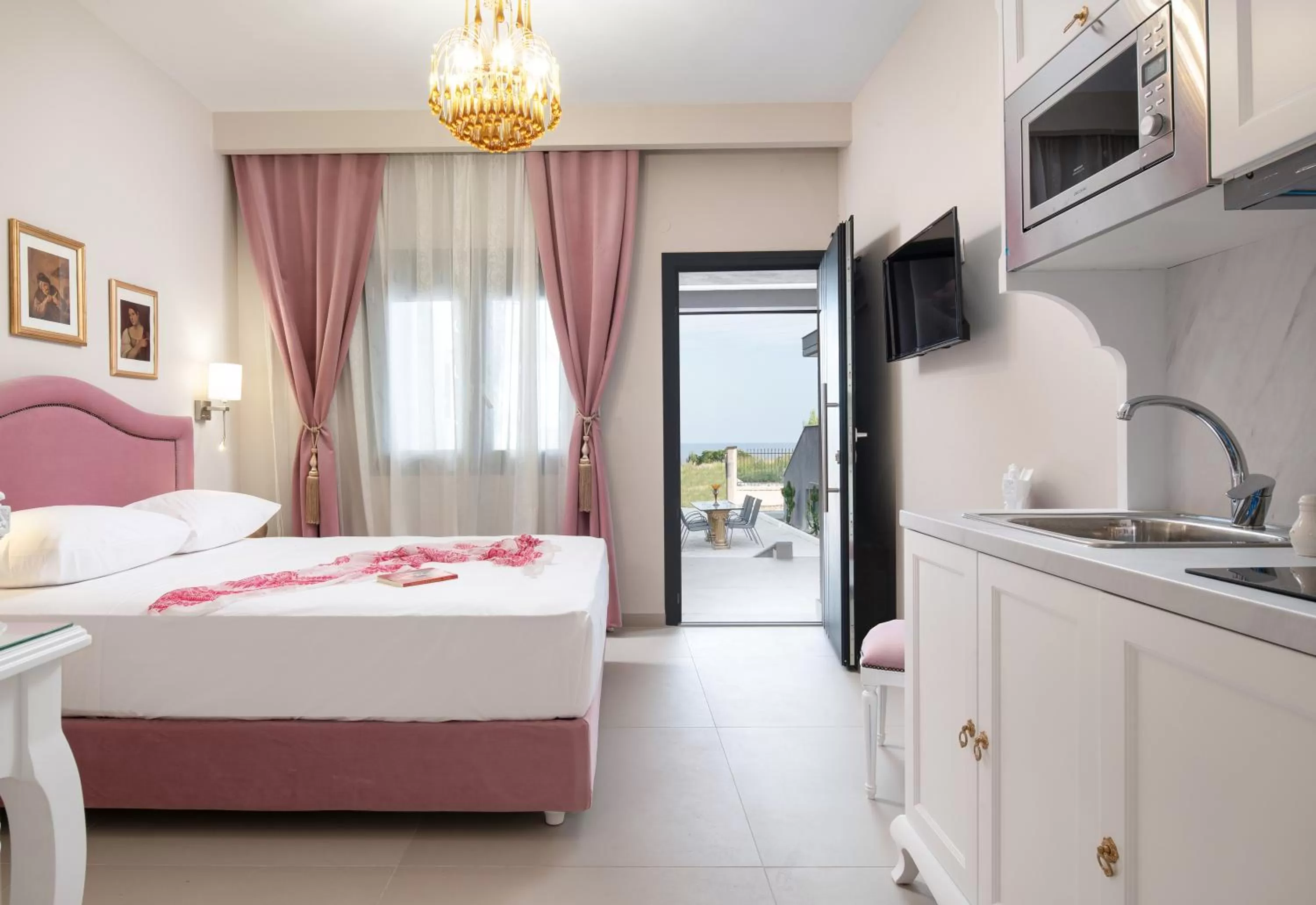 Photo of the whole room, Bed in Light Blue Hotel