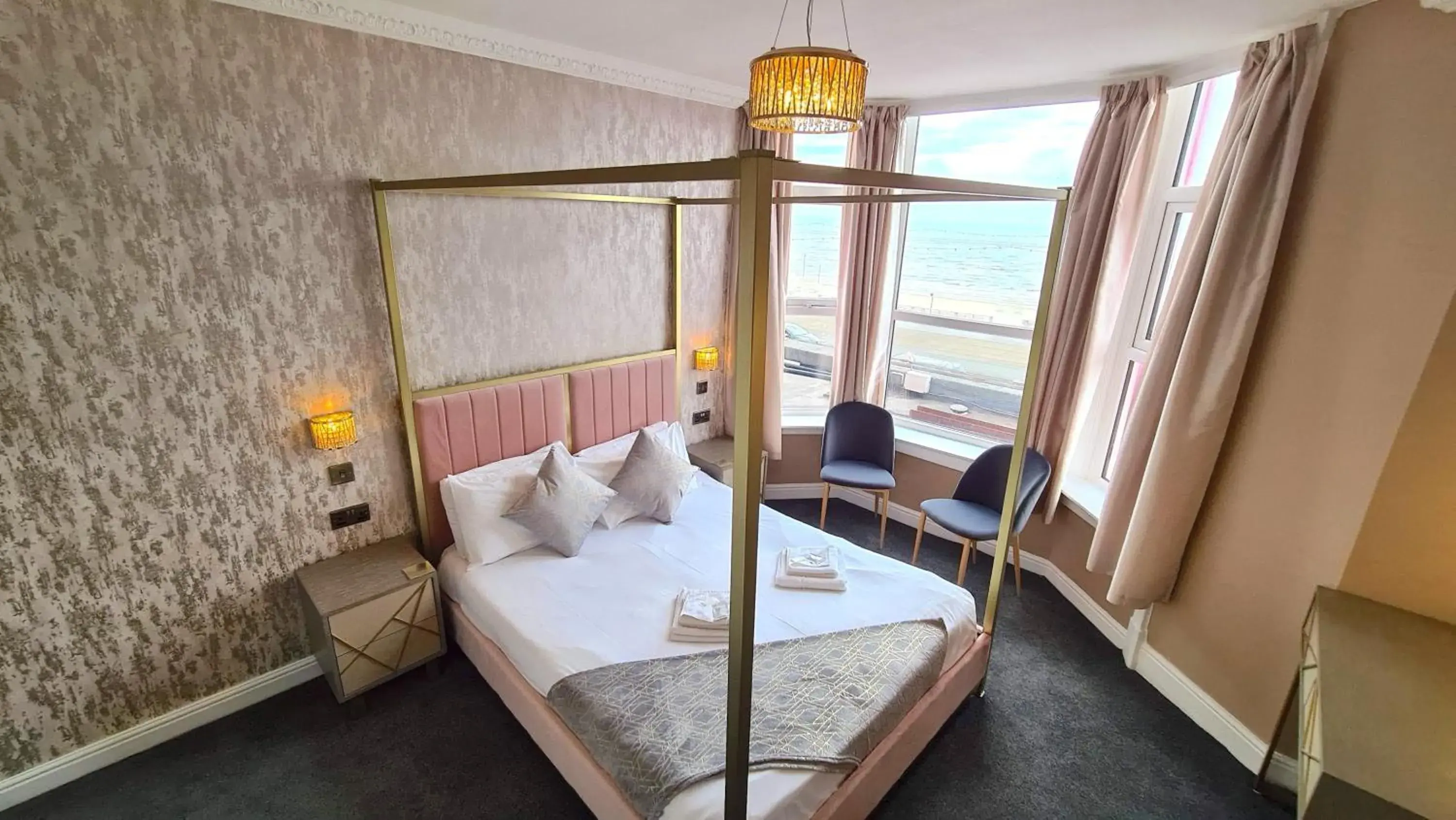 Bed in Tiffany's Hotel