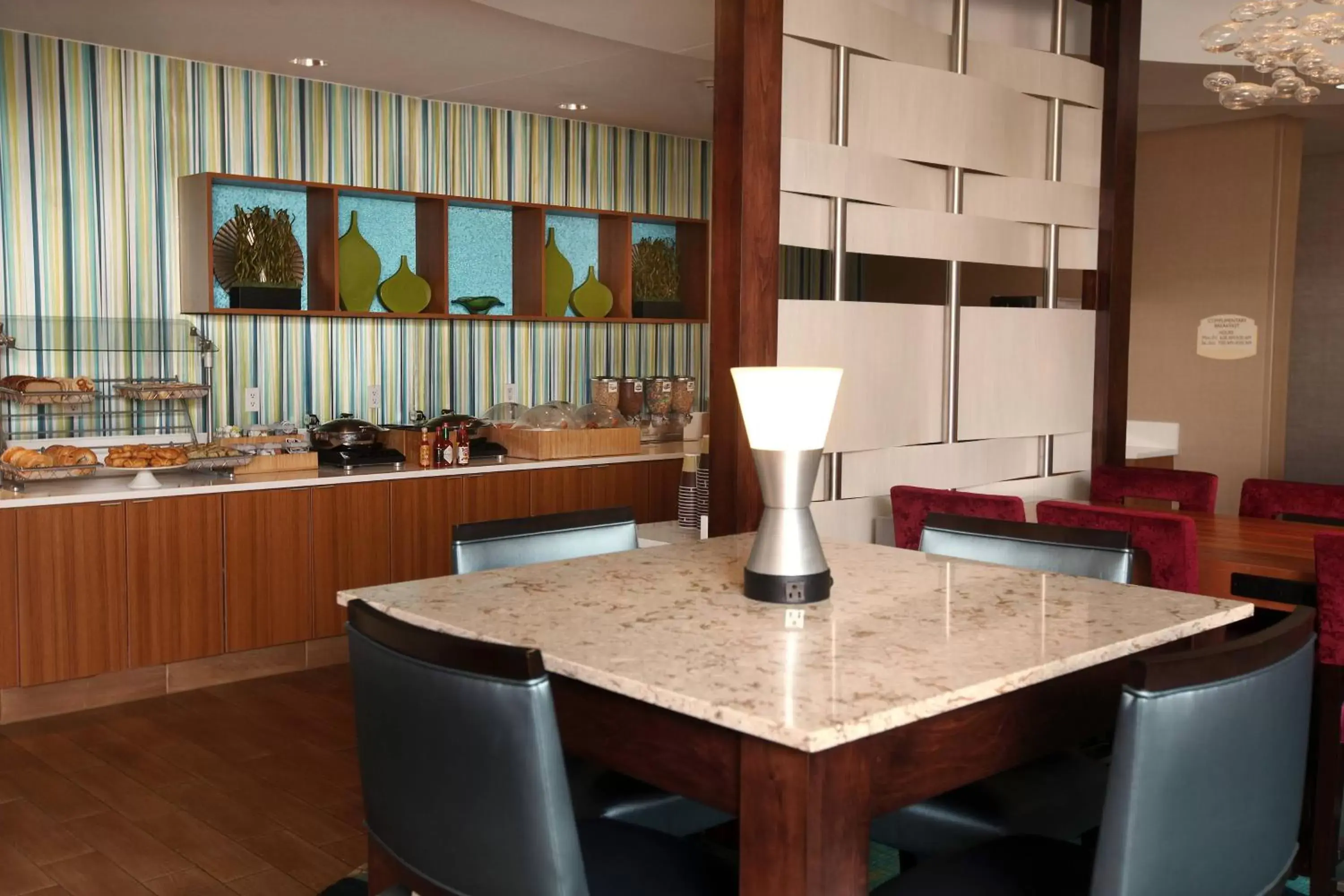 Restaurant/places to eat, Kitchen/Kitchenette in SpringHill Suites by Marriott Sioux Falls