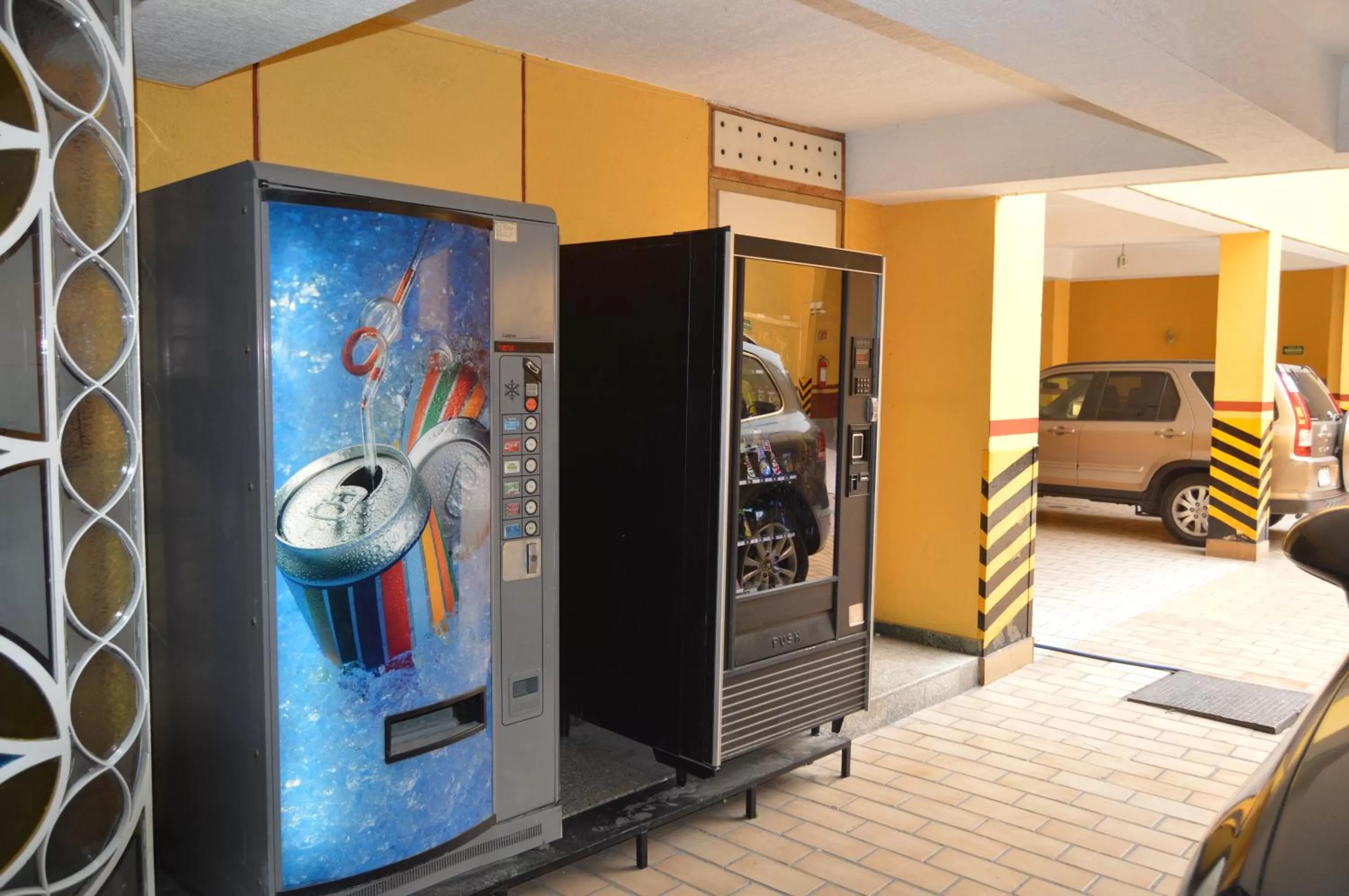 Food and drinks in Hotel Mina