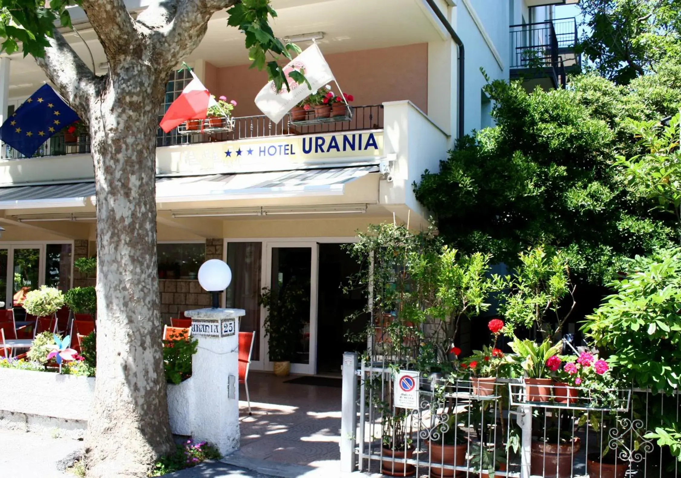 Facade/entrance in Hotel Urania