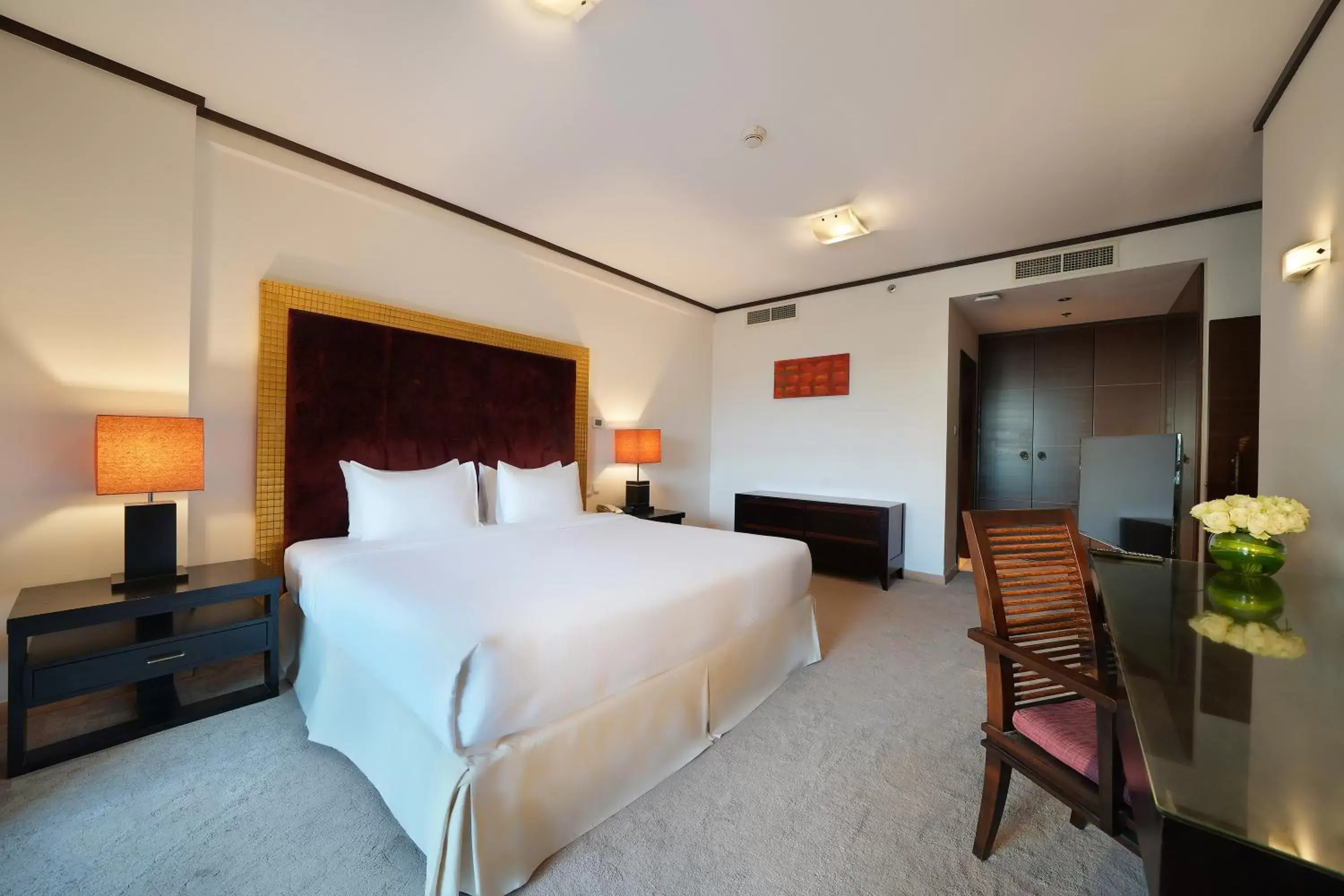 Bedroom, Bed in Park Apartments Dubai, an Edge By Rotana Hotel