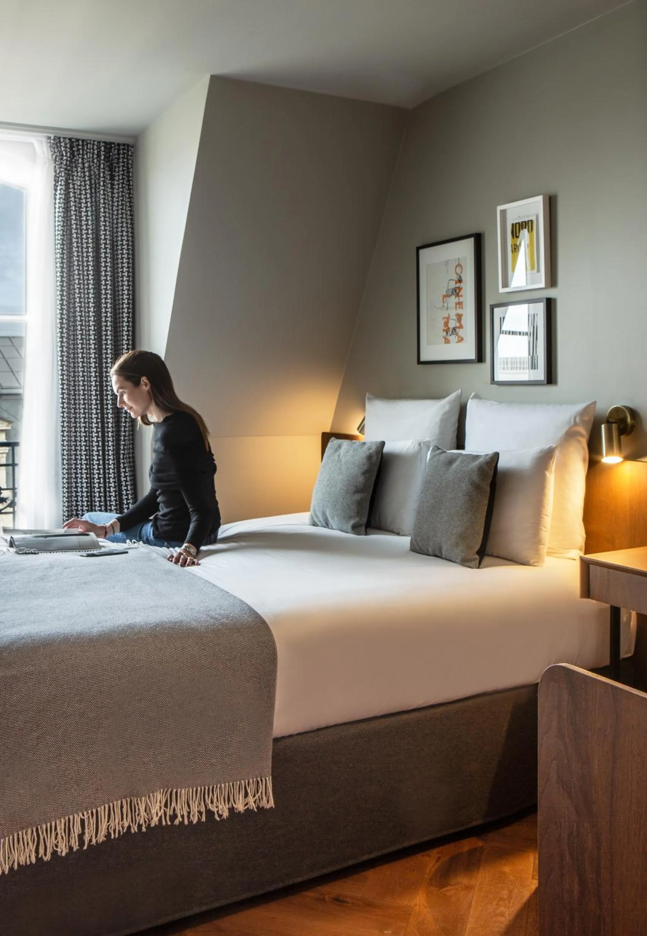 Bed in ibis Styles Paris Gare du Nord TGV