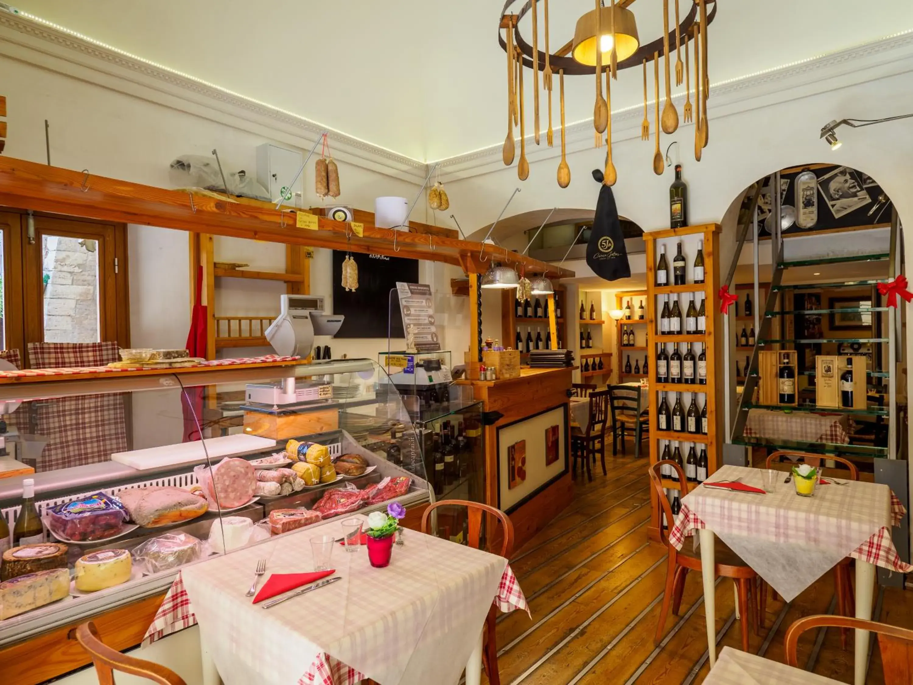 Restaurant/Places to Eat in Dei Priori Boutique Hotel