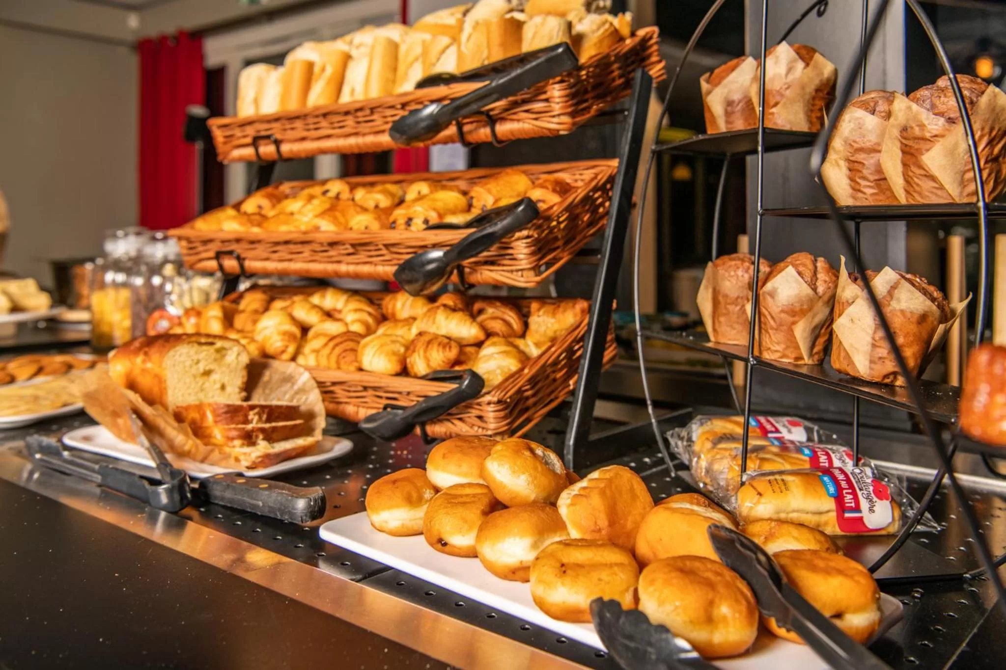 Buffet breakfast in Hôtel Le Cyrano Bergerac