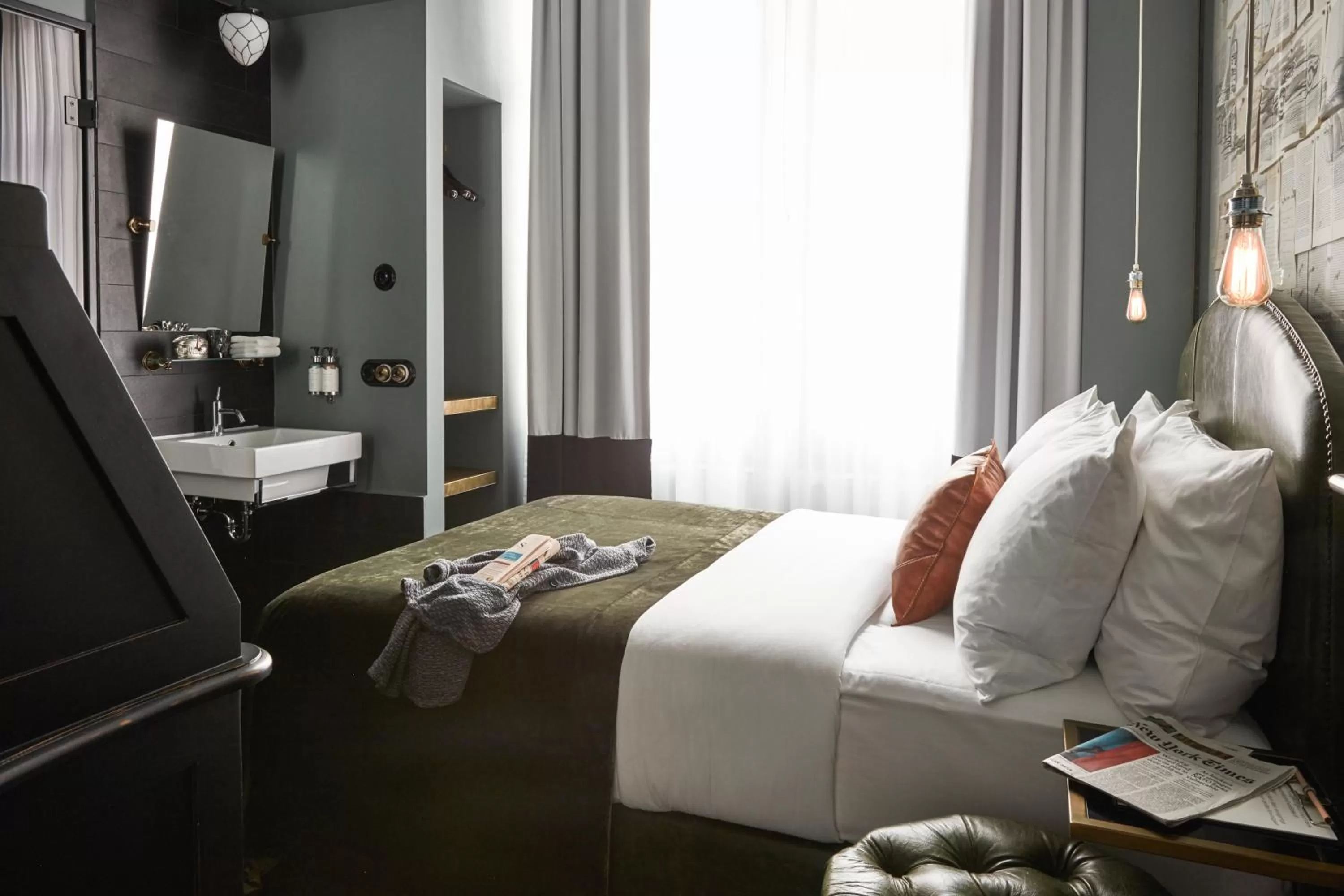 Photo of the whole room, Bed in Sir Savigny Hotel, part of Sircle Collection