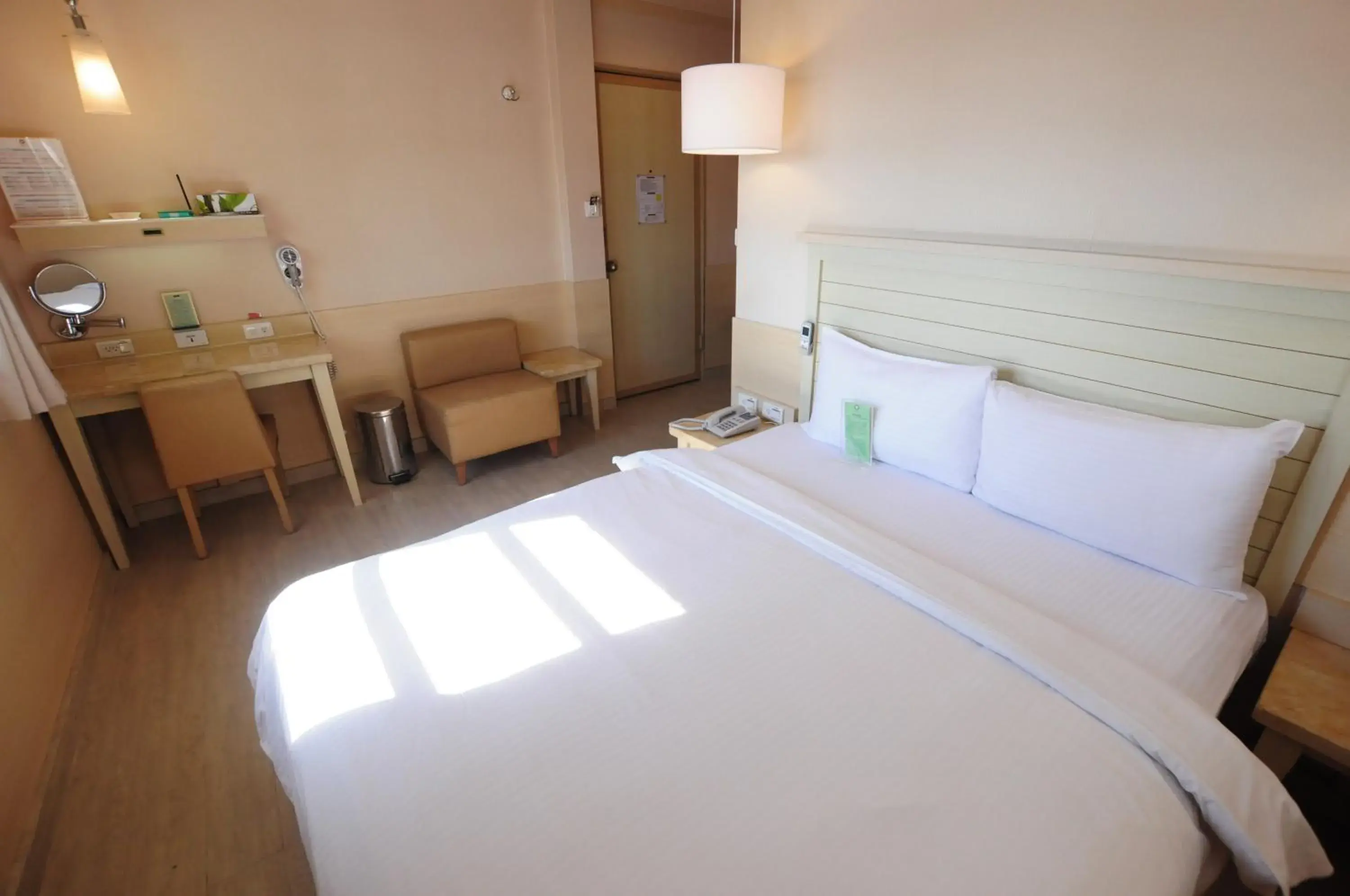 Bedroom, Bed in Kindness Hotel Min Sheng