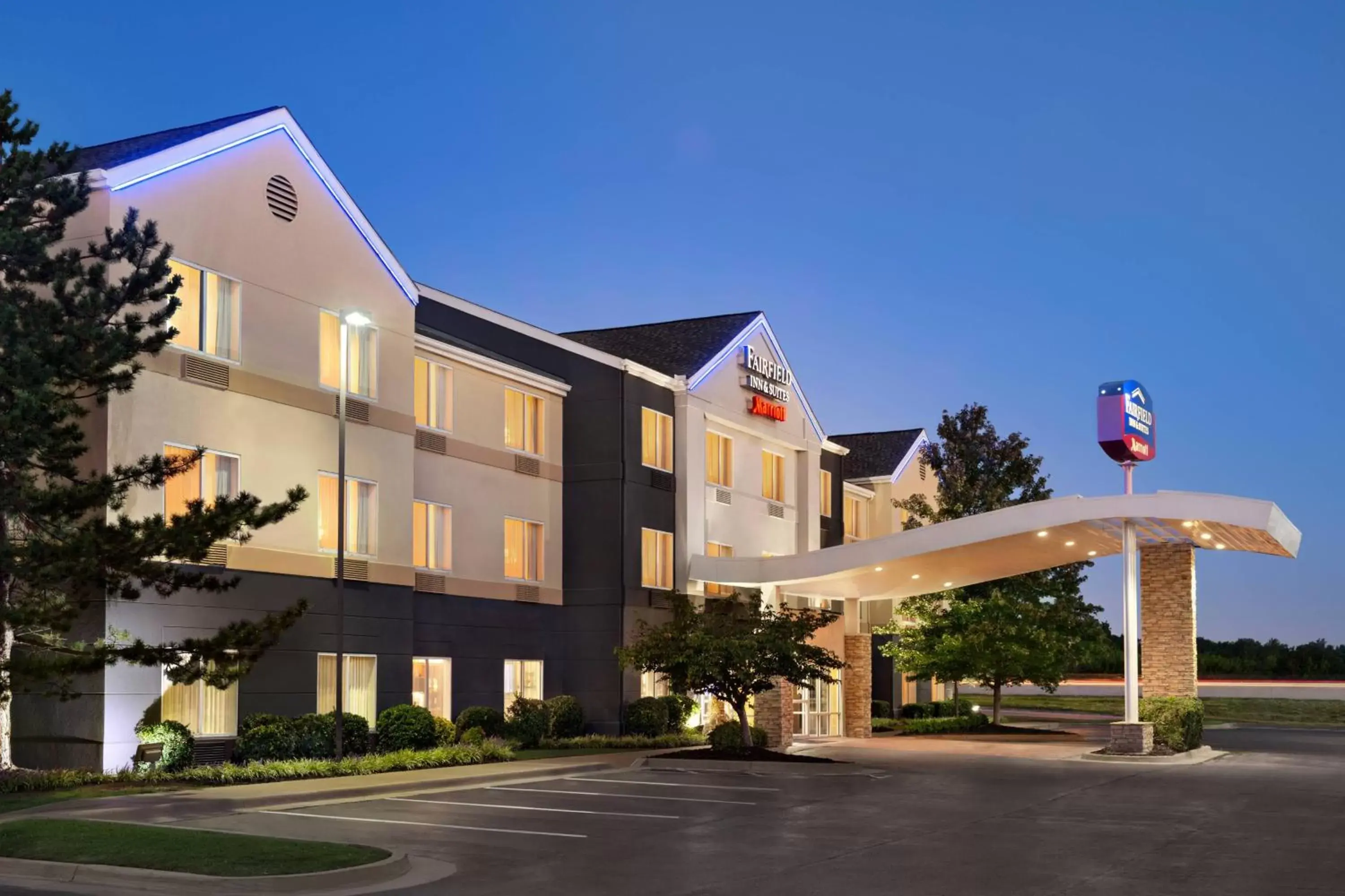 Property Building in Fairfield Inn & Suites by Marriott Tulsa Central