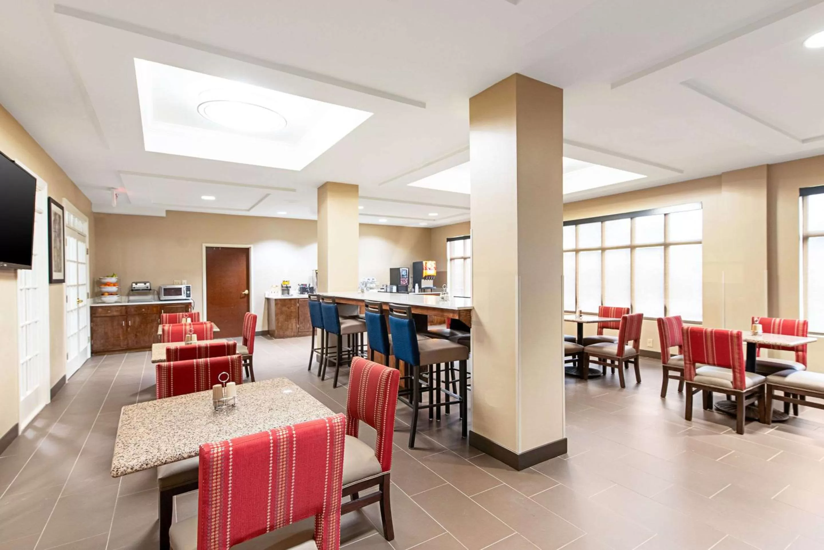 Restaurant/places to eat in Comfort Inn & Suites Pine Bluff
