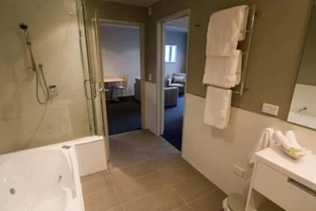 Bathroom in The Crown Hotel