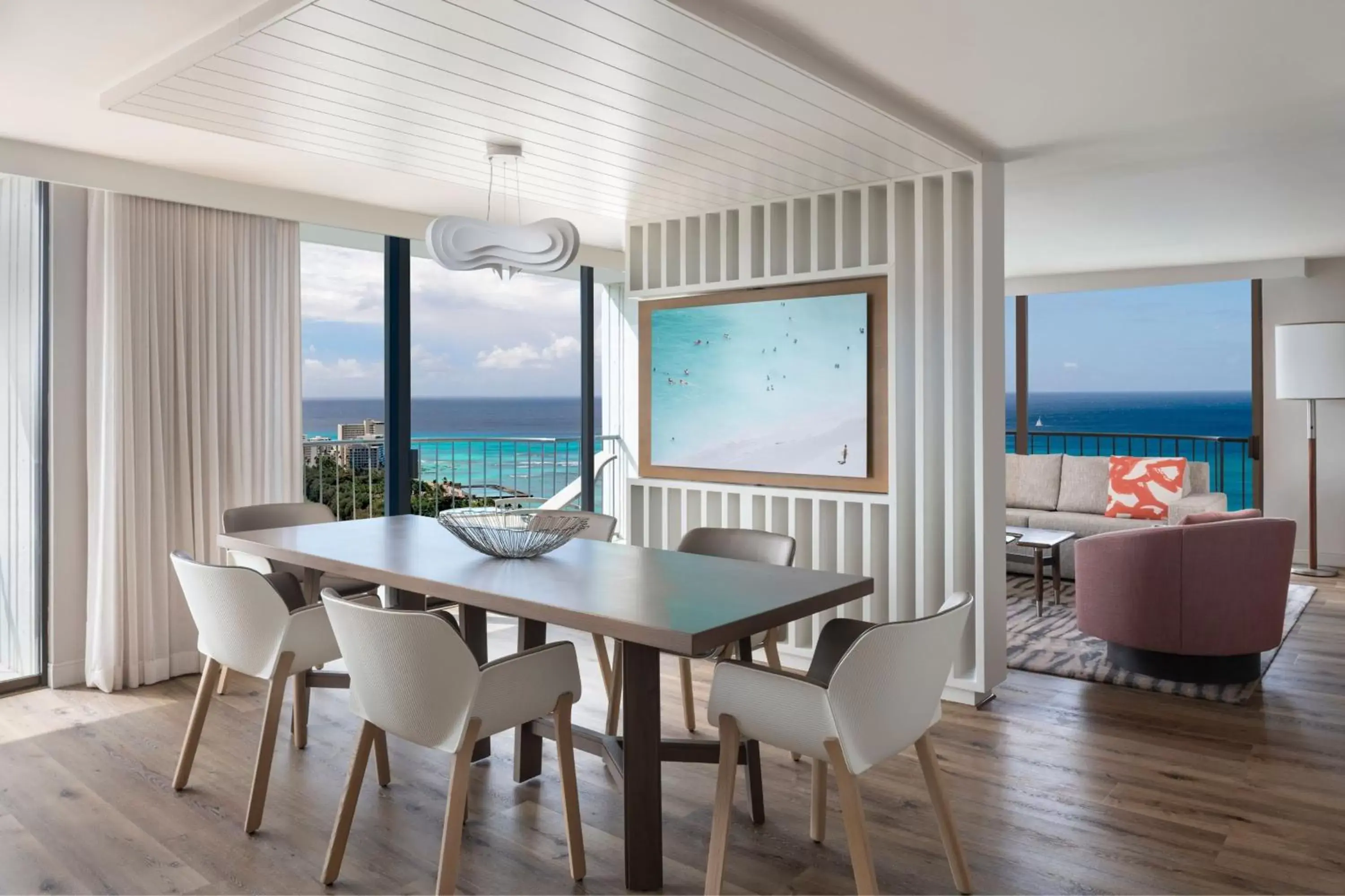 Photo of the whole room, Sea View in Waikiki Beach Marriott Resort & Spa