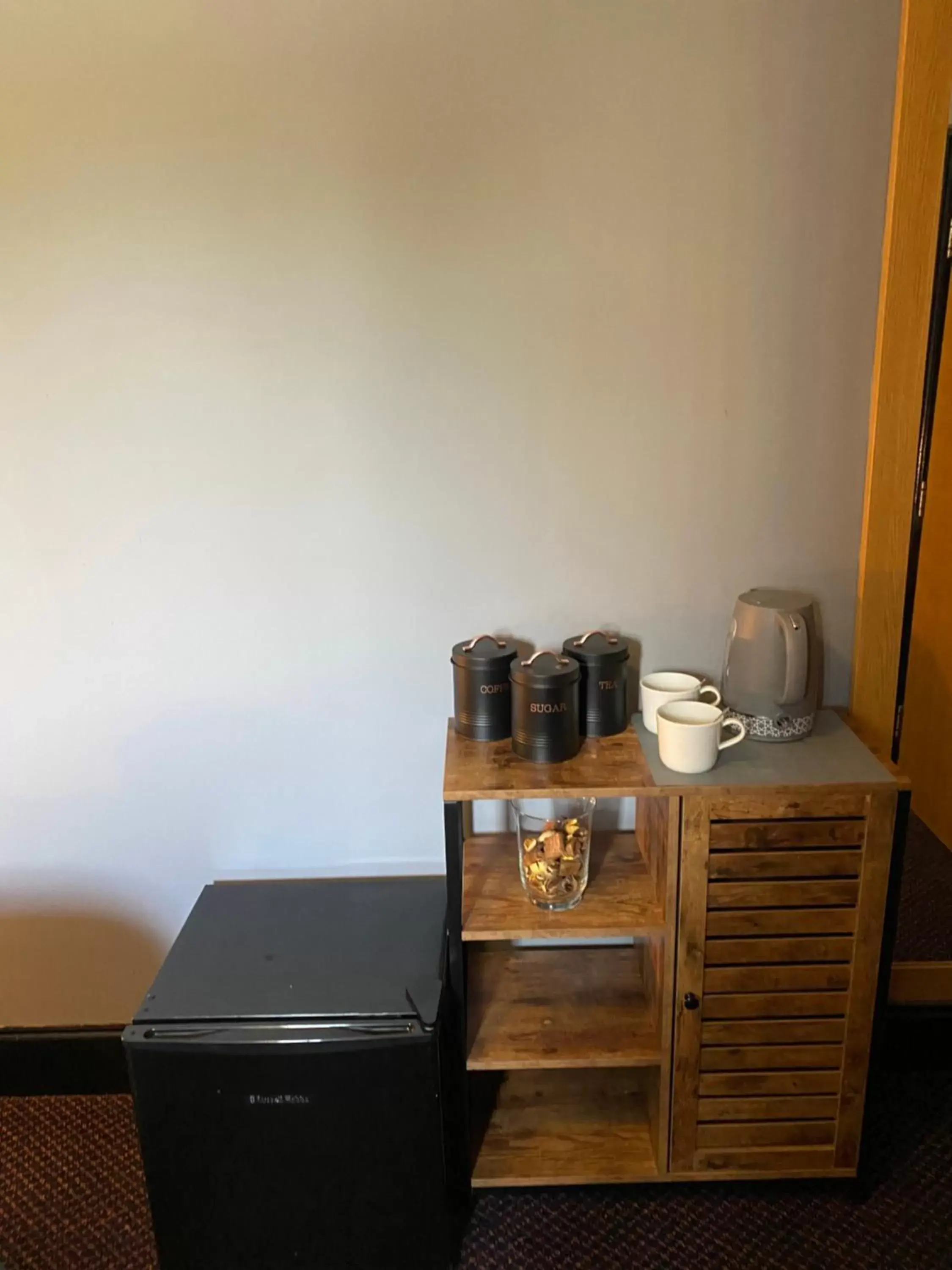 Coffee/tea facilities in Bay view rooms at Mentone Hotel