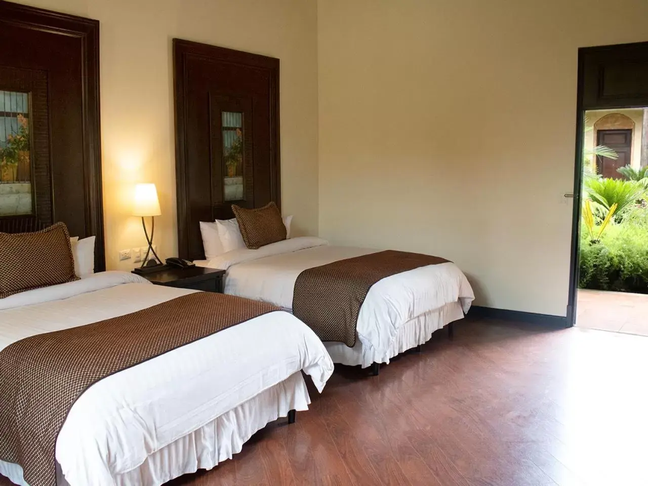 Facility for disabled guests, Bed in Camino Real Antigua