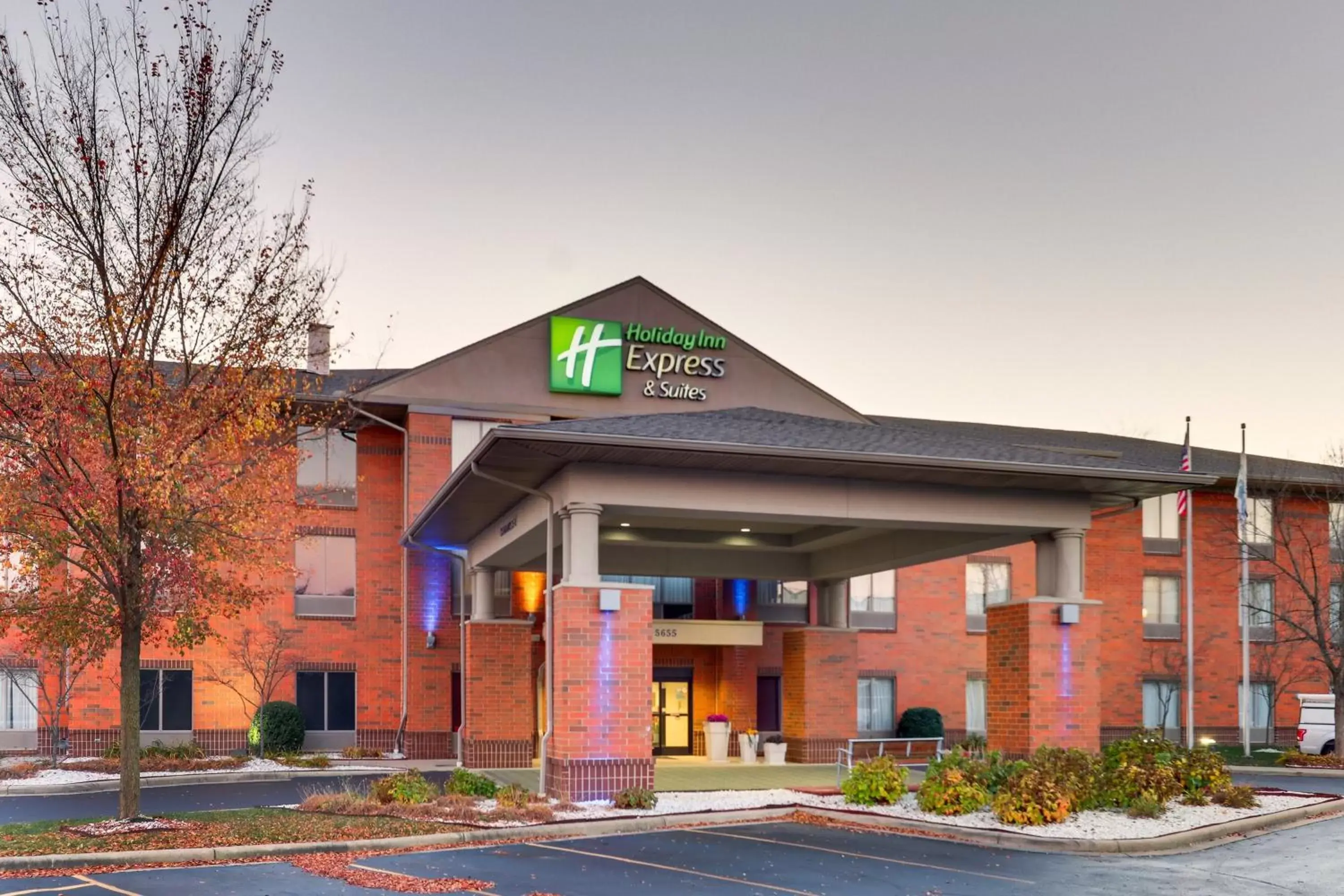 Property building in Holiday Inn Express Hotel & Suites Dayton-Centerville, an IHG Hotel