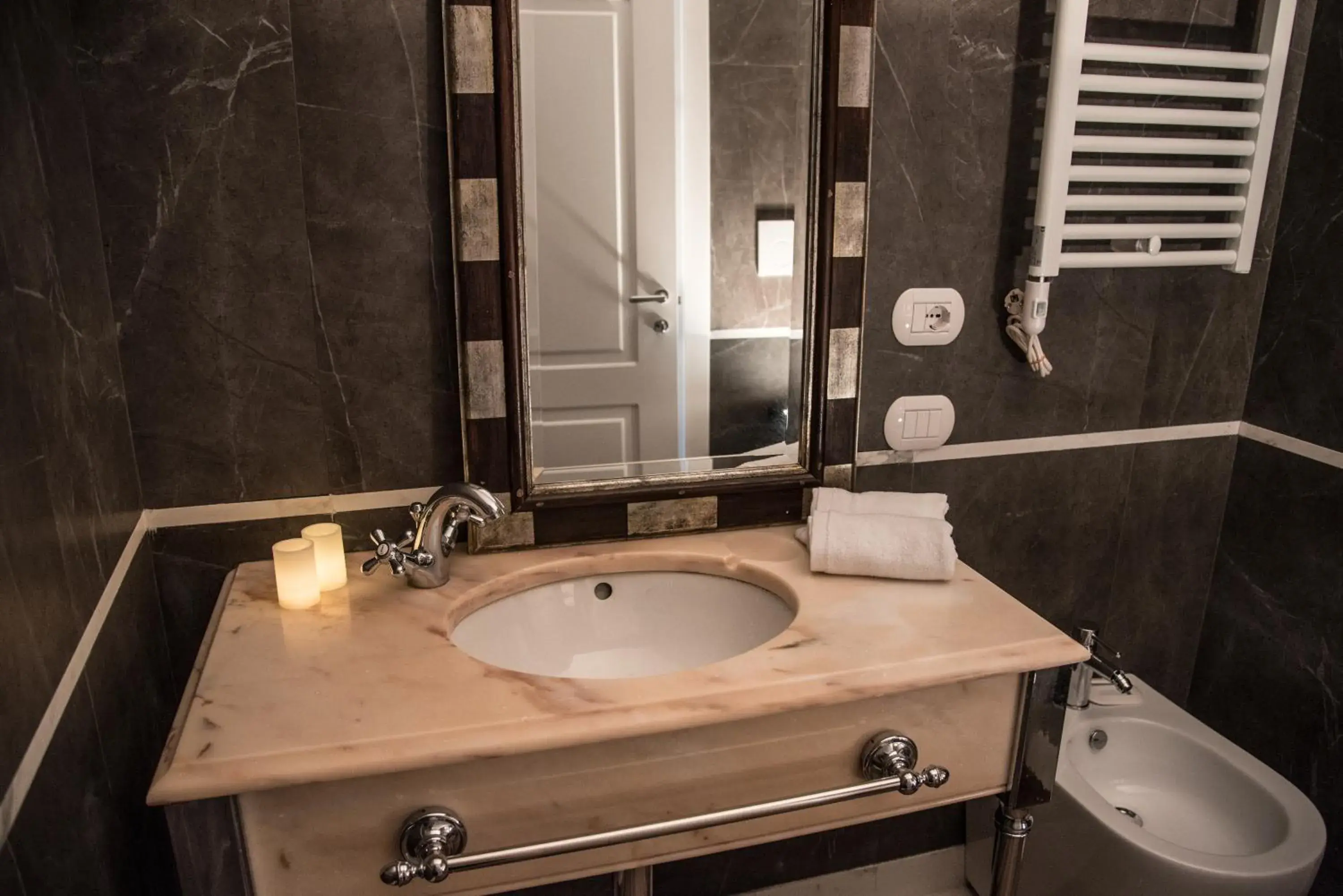 Bathroom in Monte Cenci Hotel