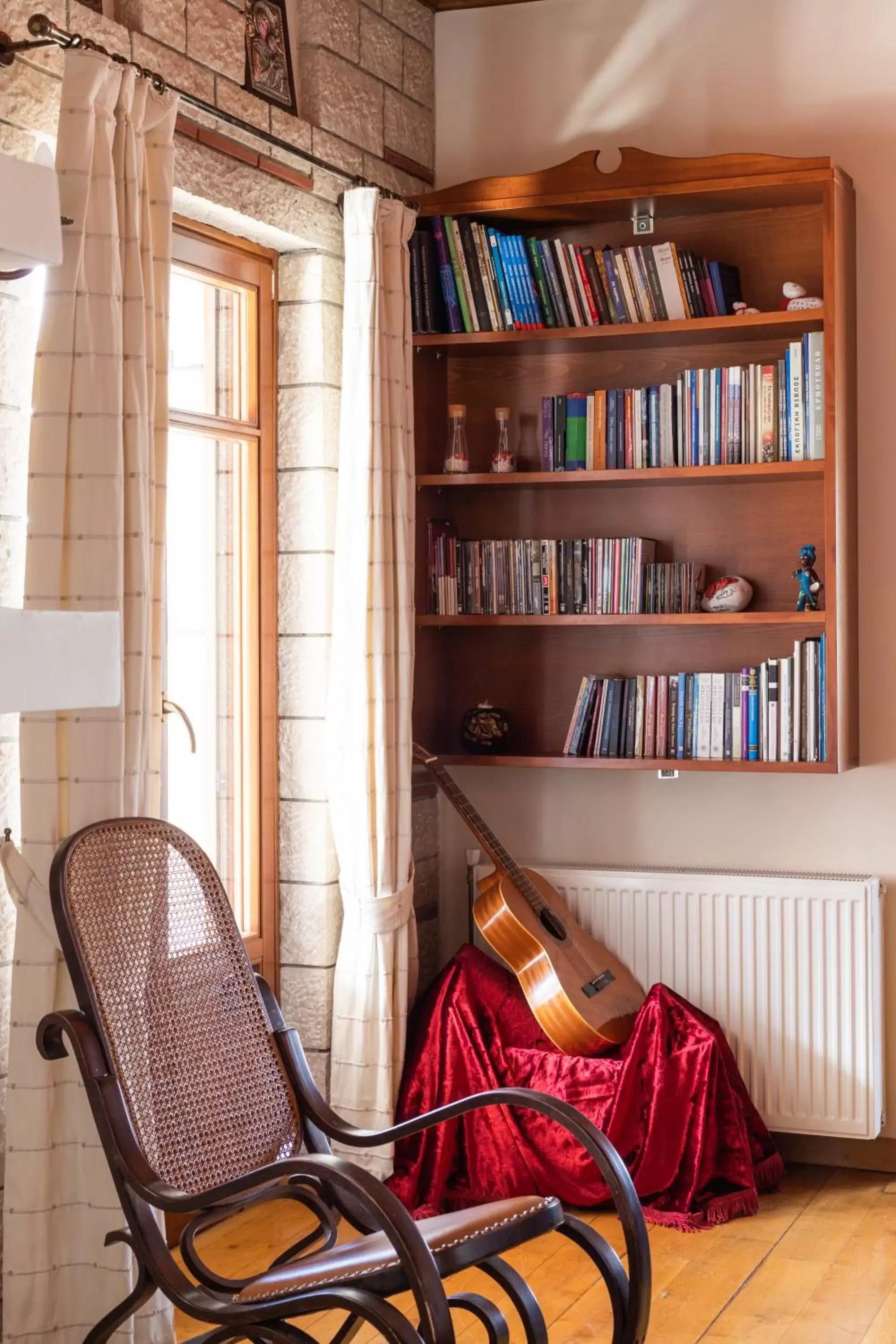 Library in Konitsa Mountain Hotel