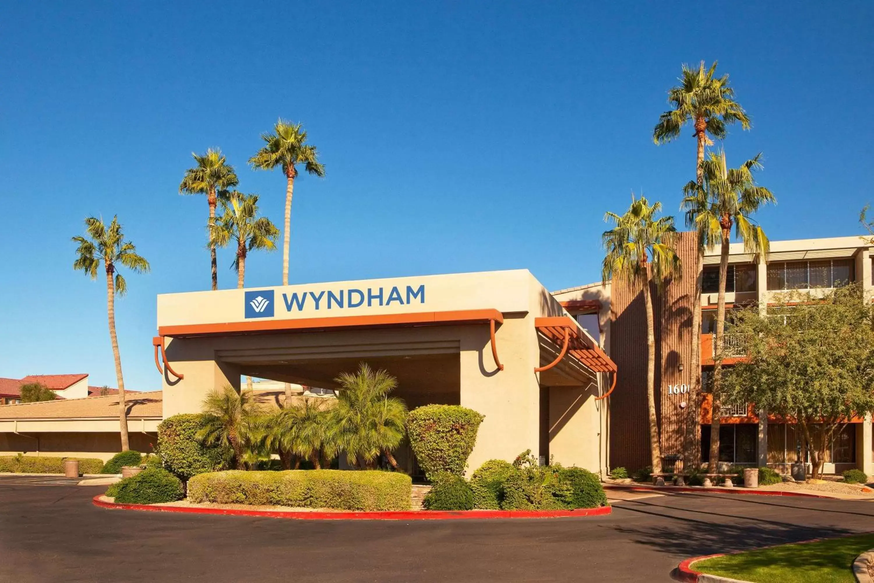 Property Building in Wyndham Phoenix Airport - Tempe