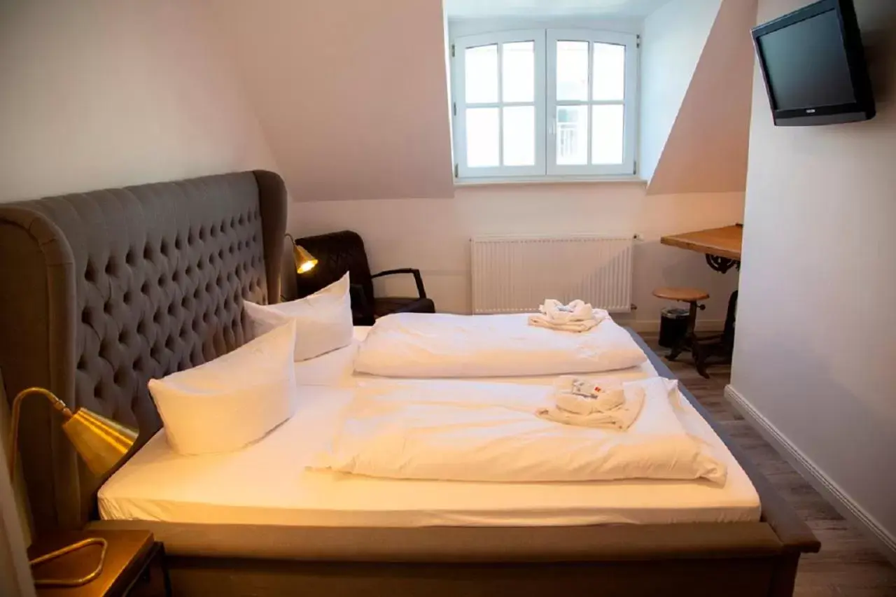 Bed in Hotel Zum Goldenen Stern