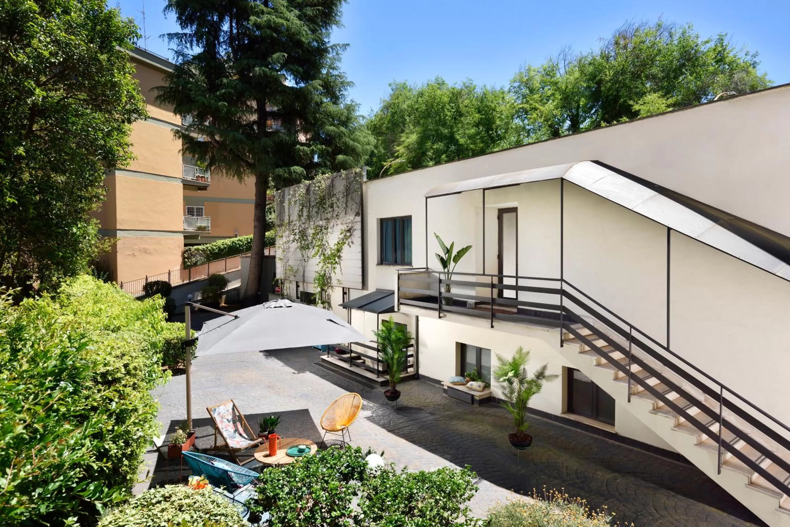 Property building in Hotel Pulitzer