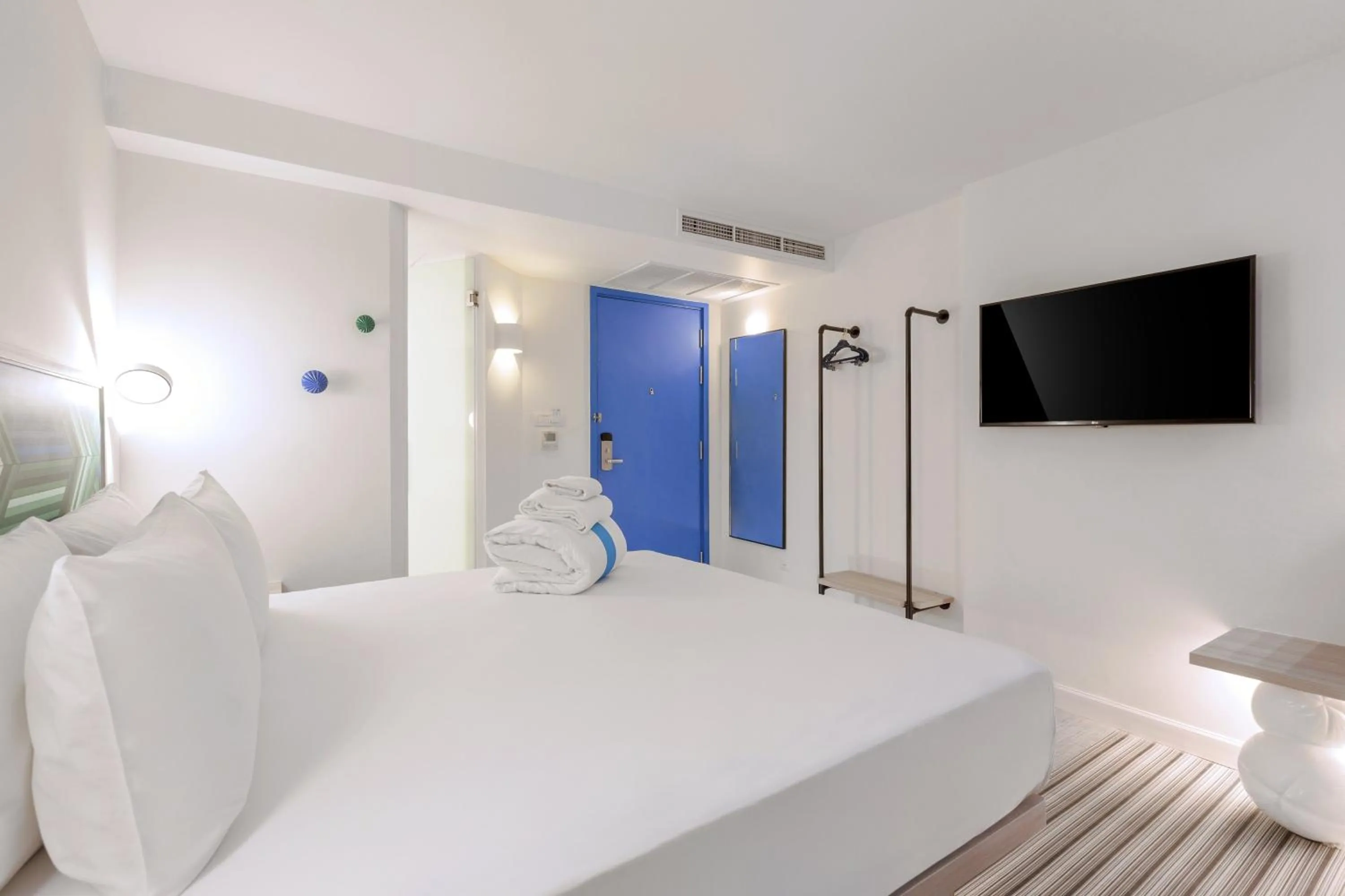 Photo of the whole room, Bed in COSI Samui Chaweng Beach - SHA Plus