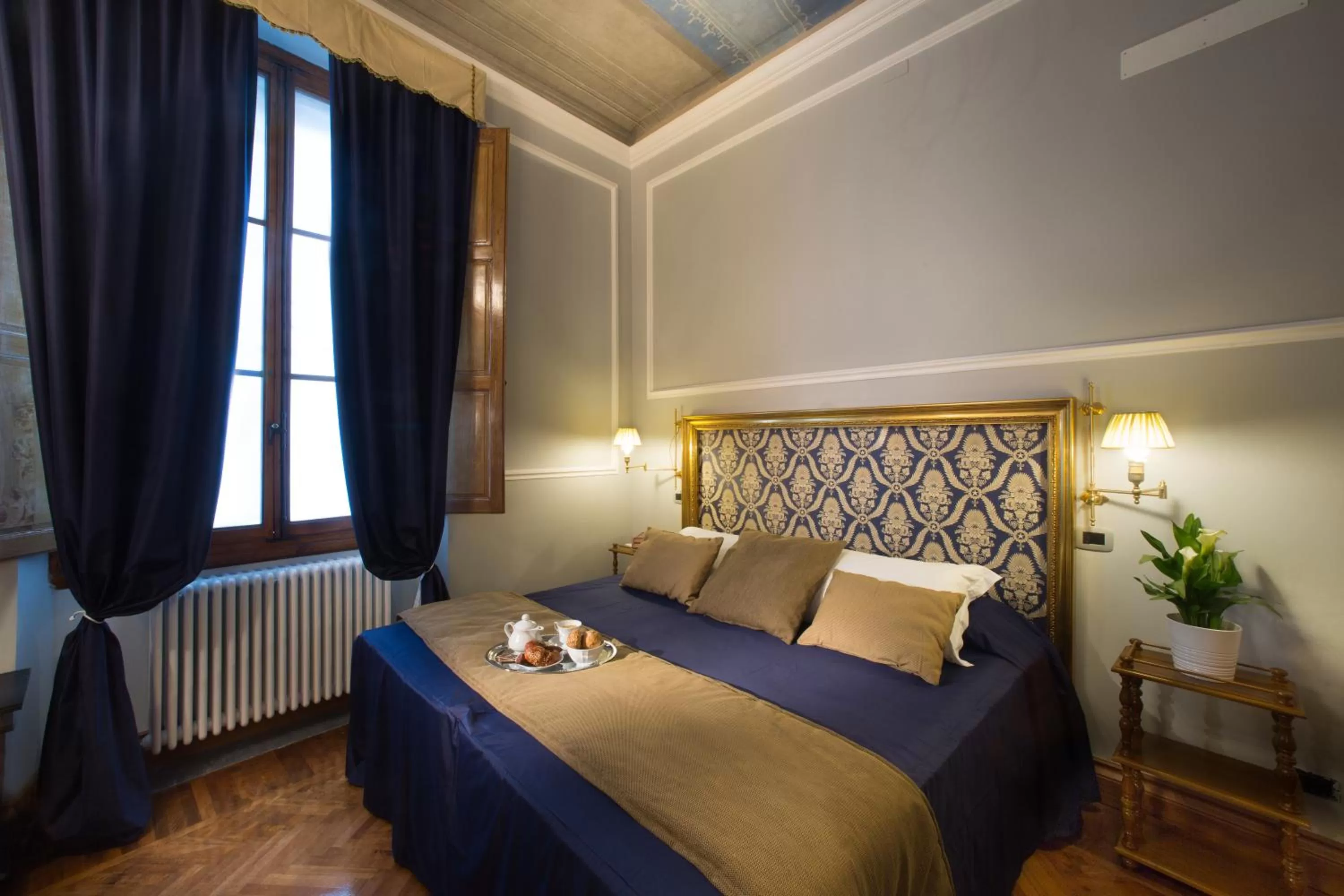 Bed in Boutique B&B Torre de' Conti