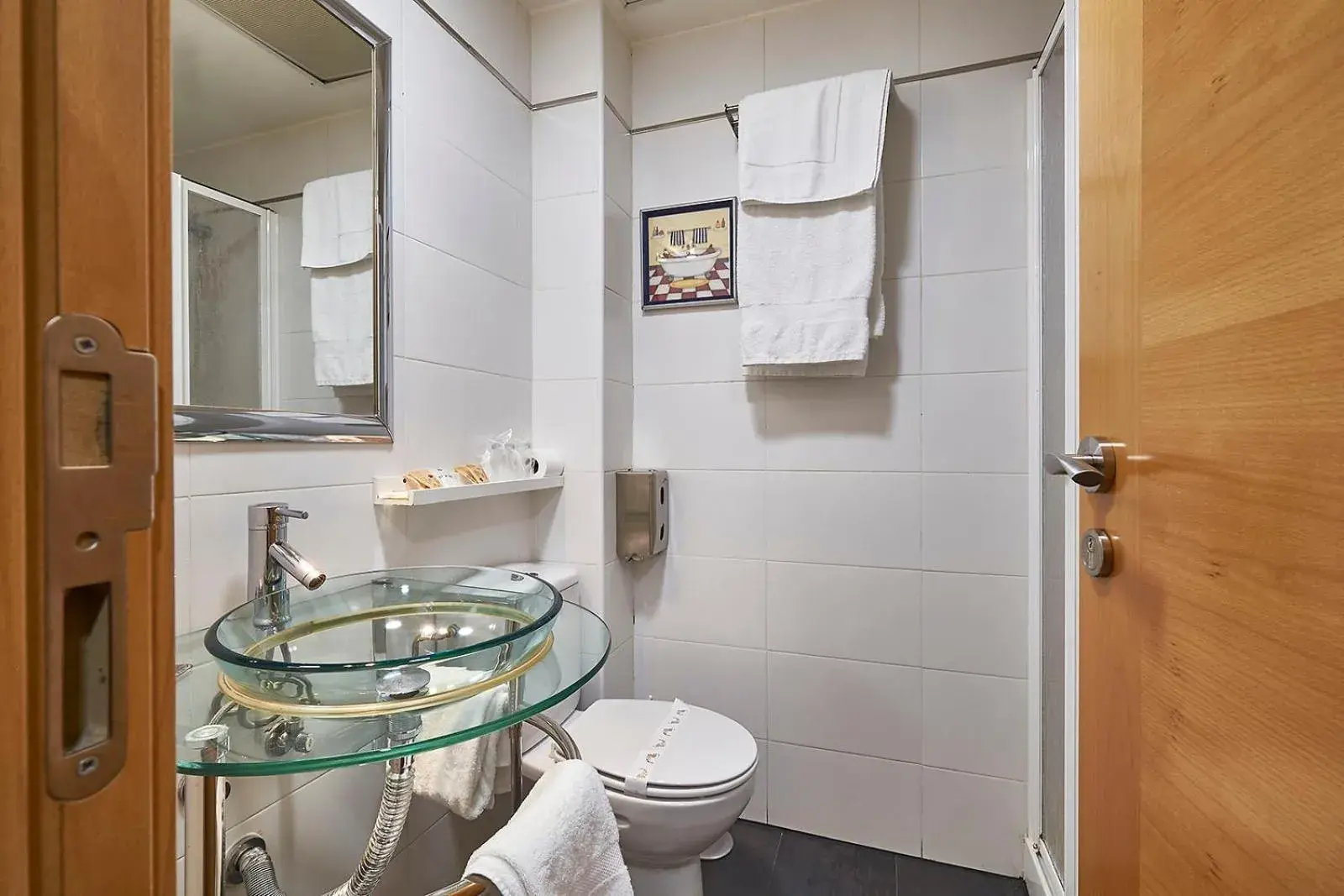 Shower, Bathroom in Hotel Real de Illescas