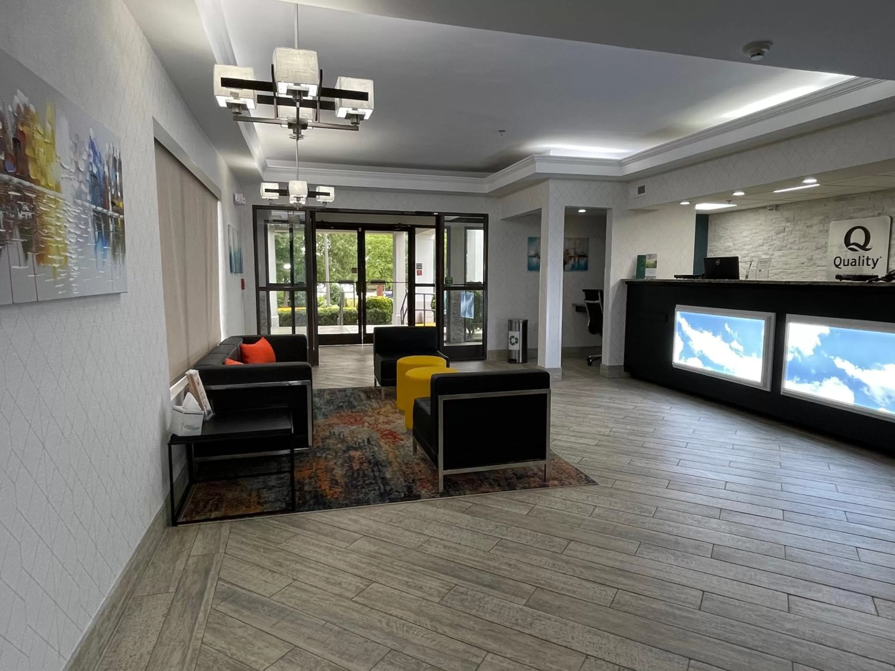 Seating area in Quality Inn & Suites Clemmons I-40