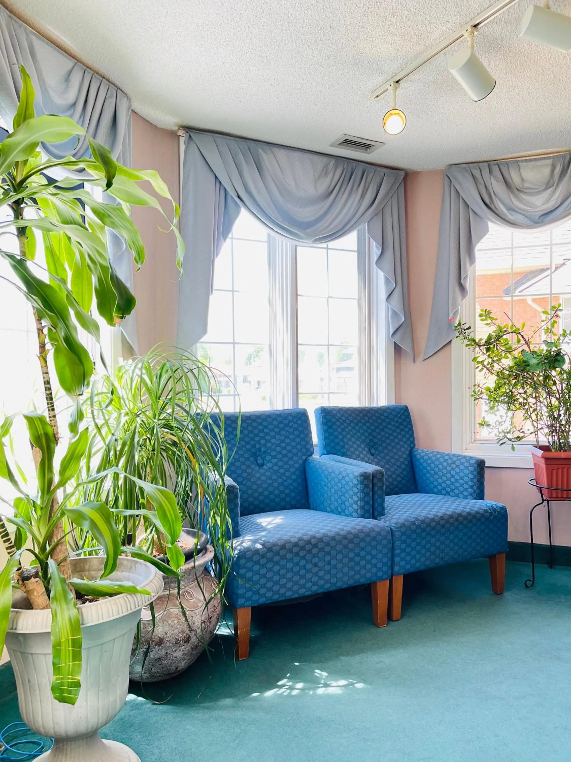 Lobby or reception in Travelodge by Wyndham Niagara Falls Lundys Lane