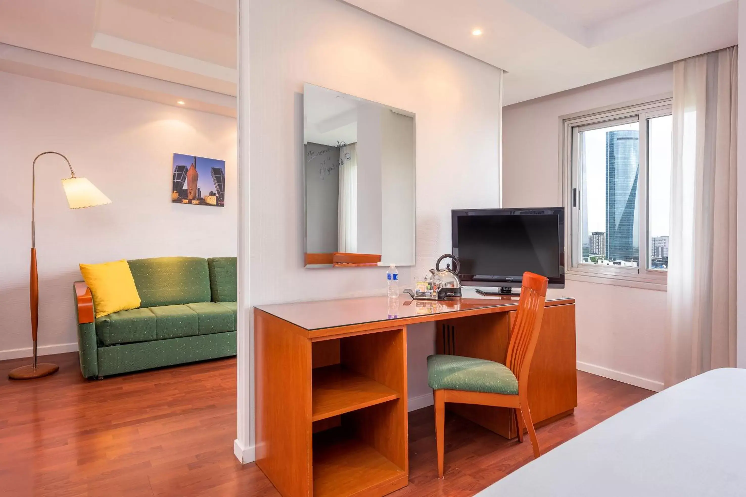 Photo of the whole room, TV/Entertainment Center in Hotel Madrid Chamartín, Affiliated by Meliá