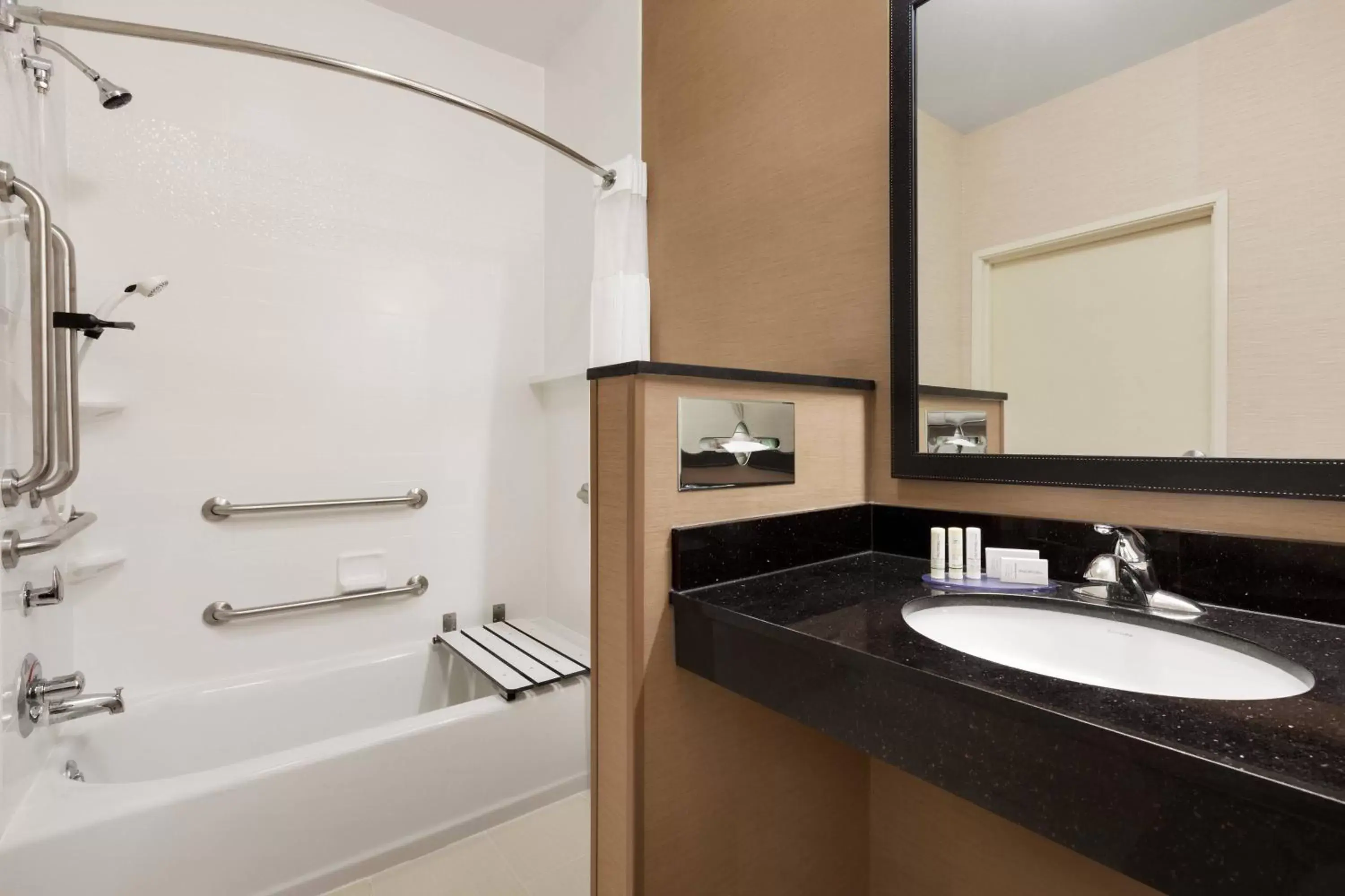 Bathroom in Fairfield Inn & Suites Omaha East/Council Bluffs, IA