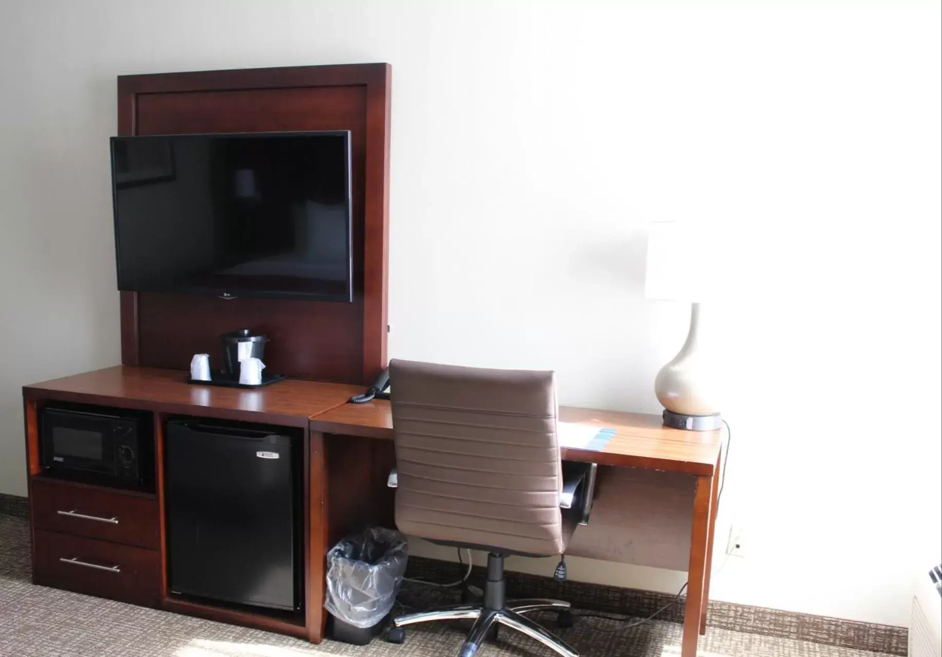 TV and multimedia, TV/Entertainment Center in Comfort Inn Laurinburg