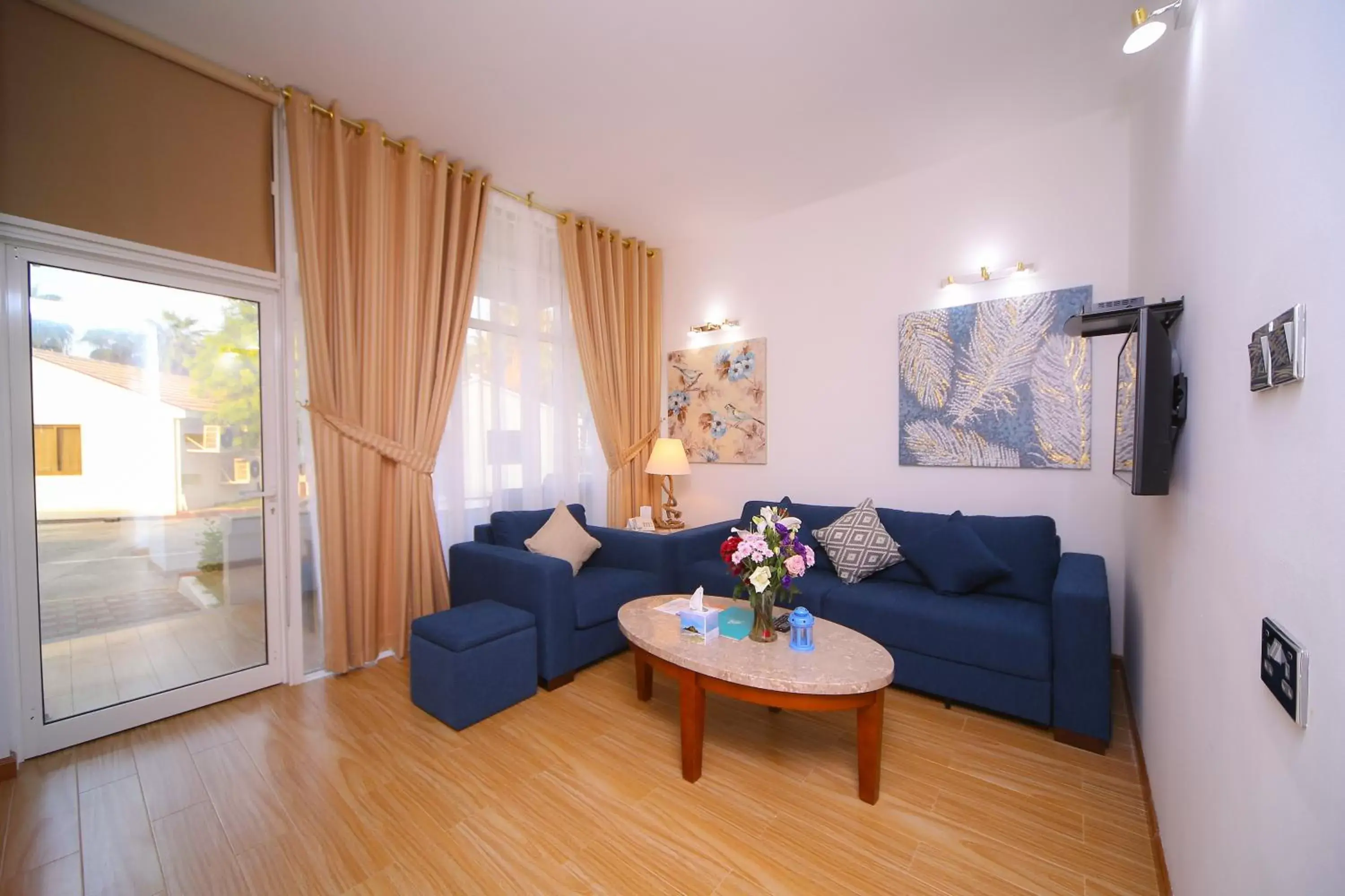 Living room, Seating Area in Sandy Beach Hotel & Resort