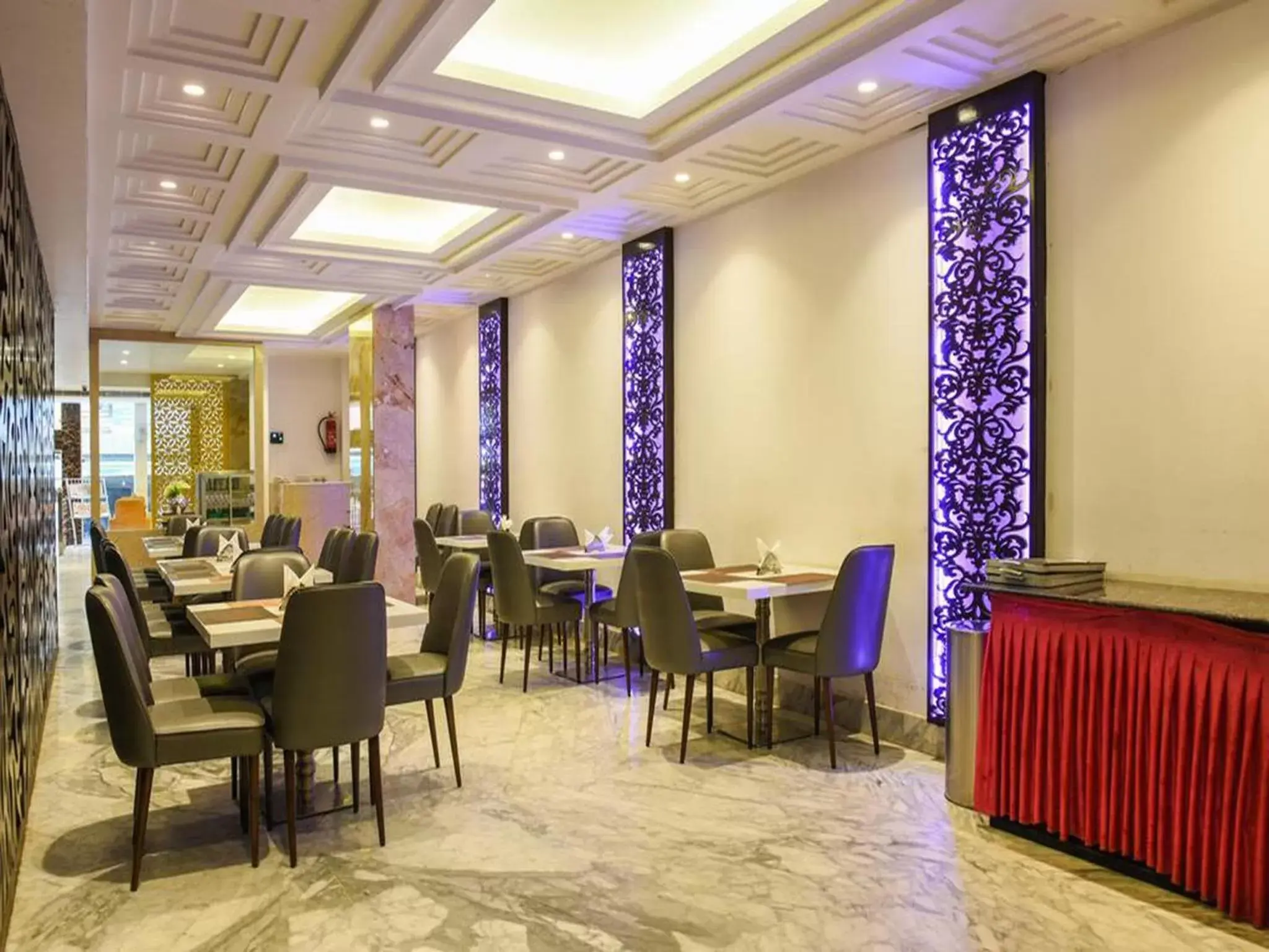 Restaurant/Places to Eat in Hotel Banz - Near Delhi International Airport