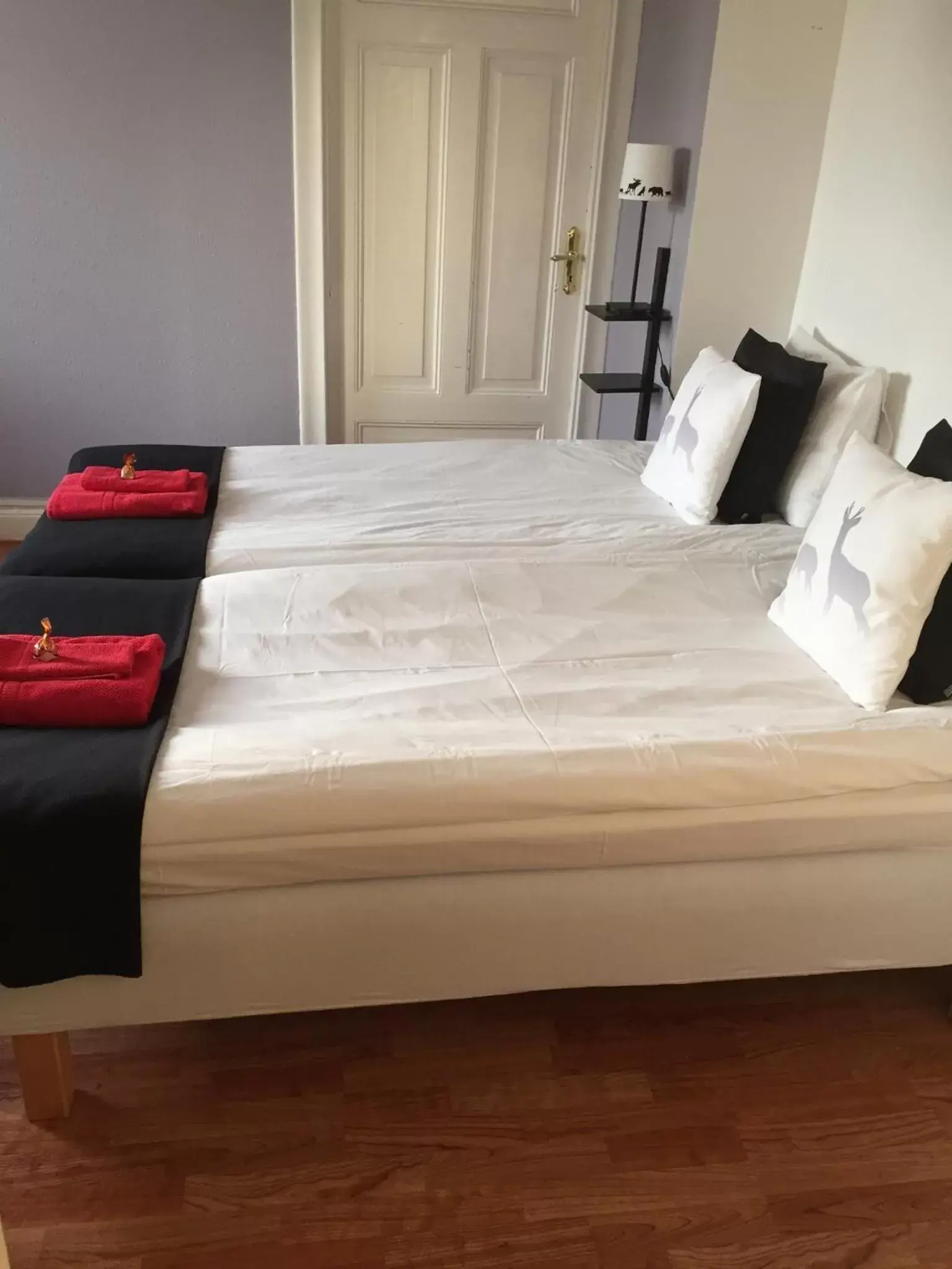 Double Room with Private Bathroom in Norrgården i Sandviken Double Room with Private Bathroom in Norrgården i Sandviken