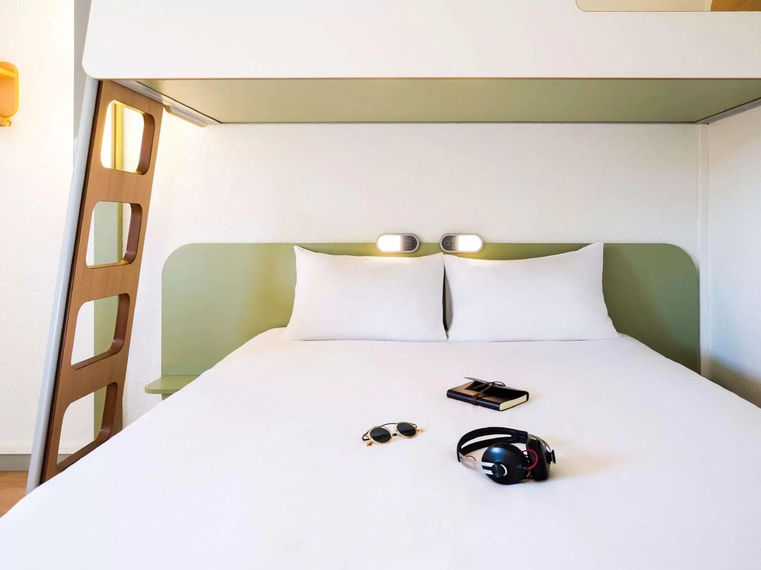 Photo of the whole room, Bed in ibis budget Toulouse Colomiers