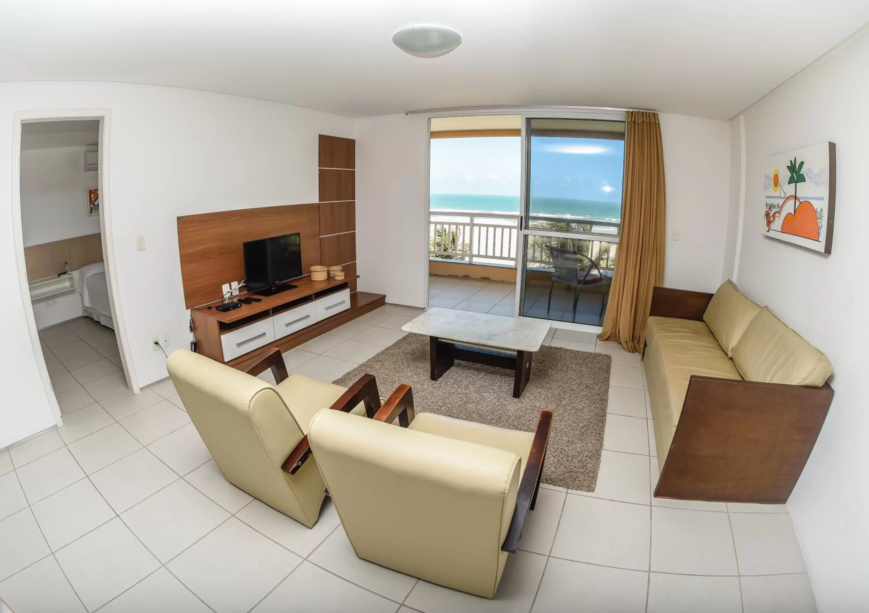 Communal lounge/ TV room in Atlantic Palace Apart-Hotel