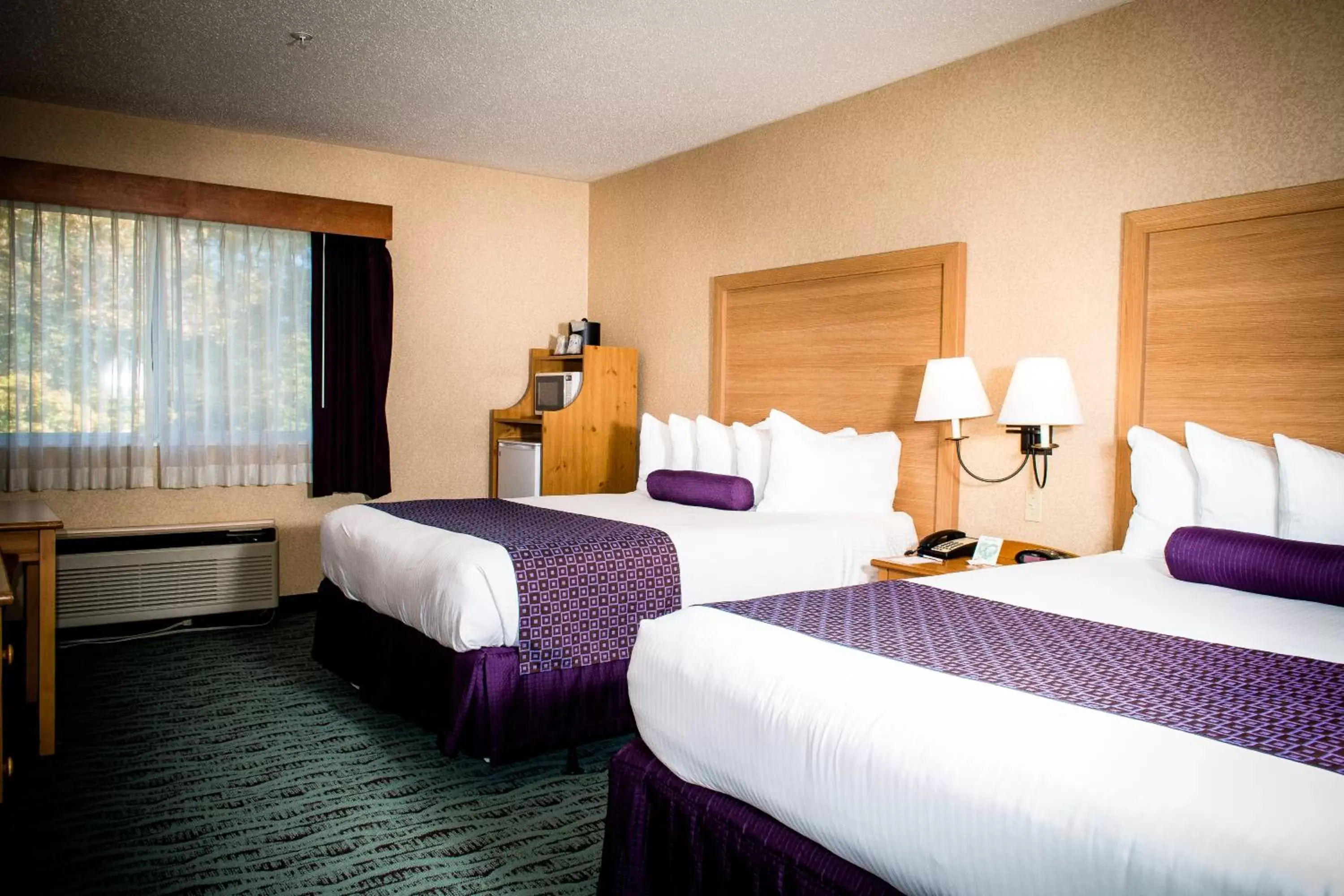 Queen Room with Two Queen Beds - Non-Smoking in Best Western PLUS Executive Court Inn & Conference Center
