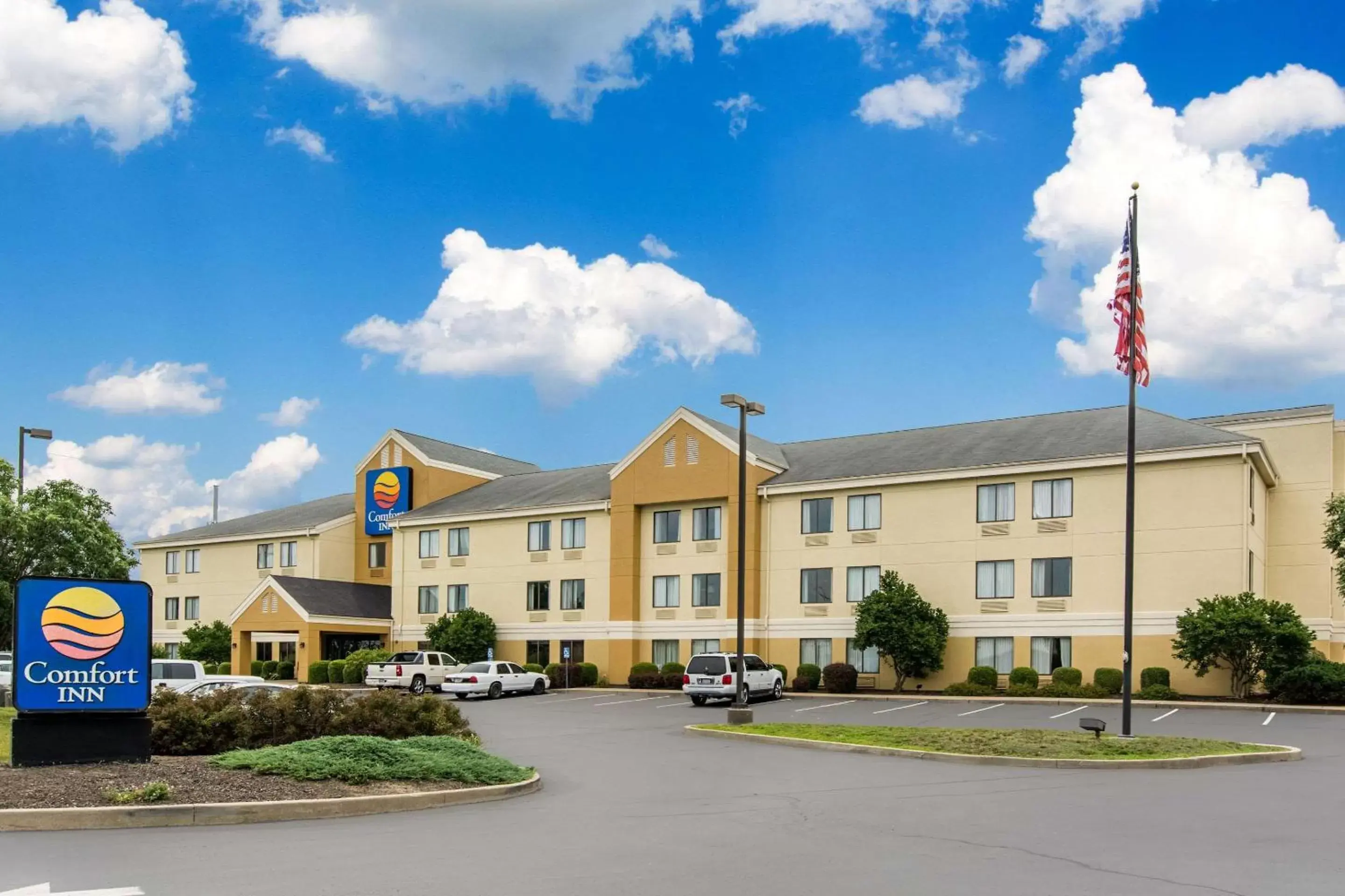 Property Building in Comfort Inn East Evansville