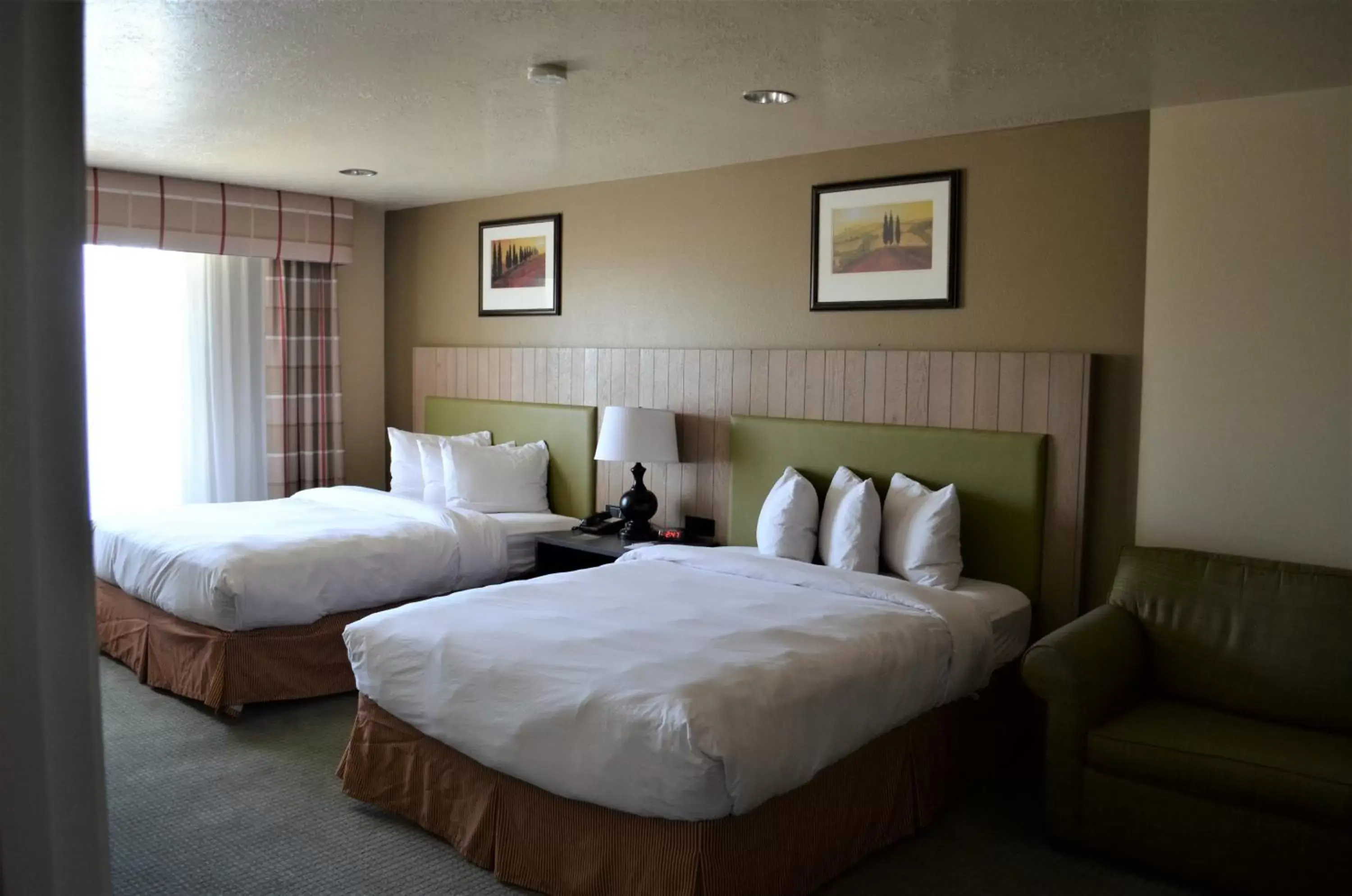 Bed in Country Inn & Suites by Radisson, West Valley City, UT