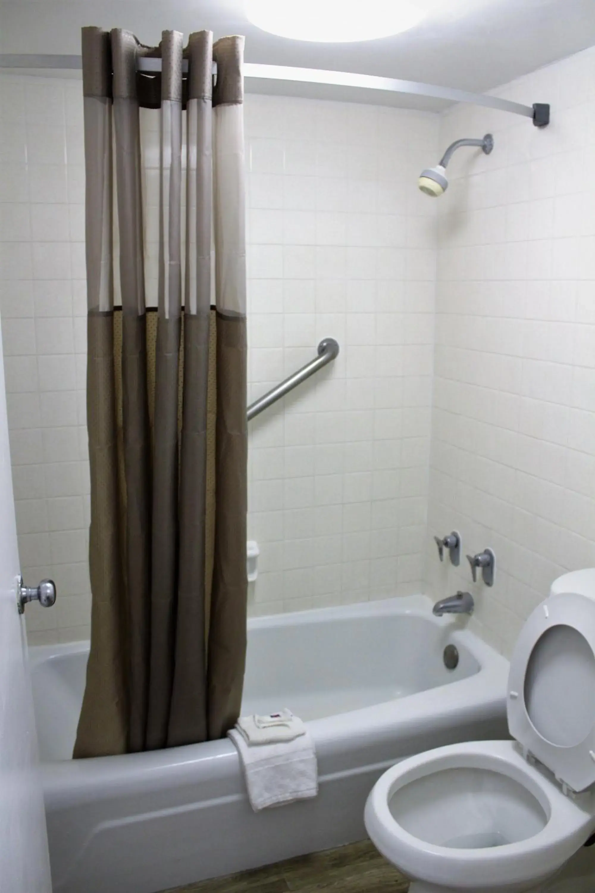 Shower, Bathroom in Motel 6-Starke, FL