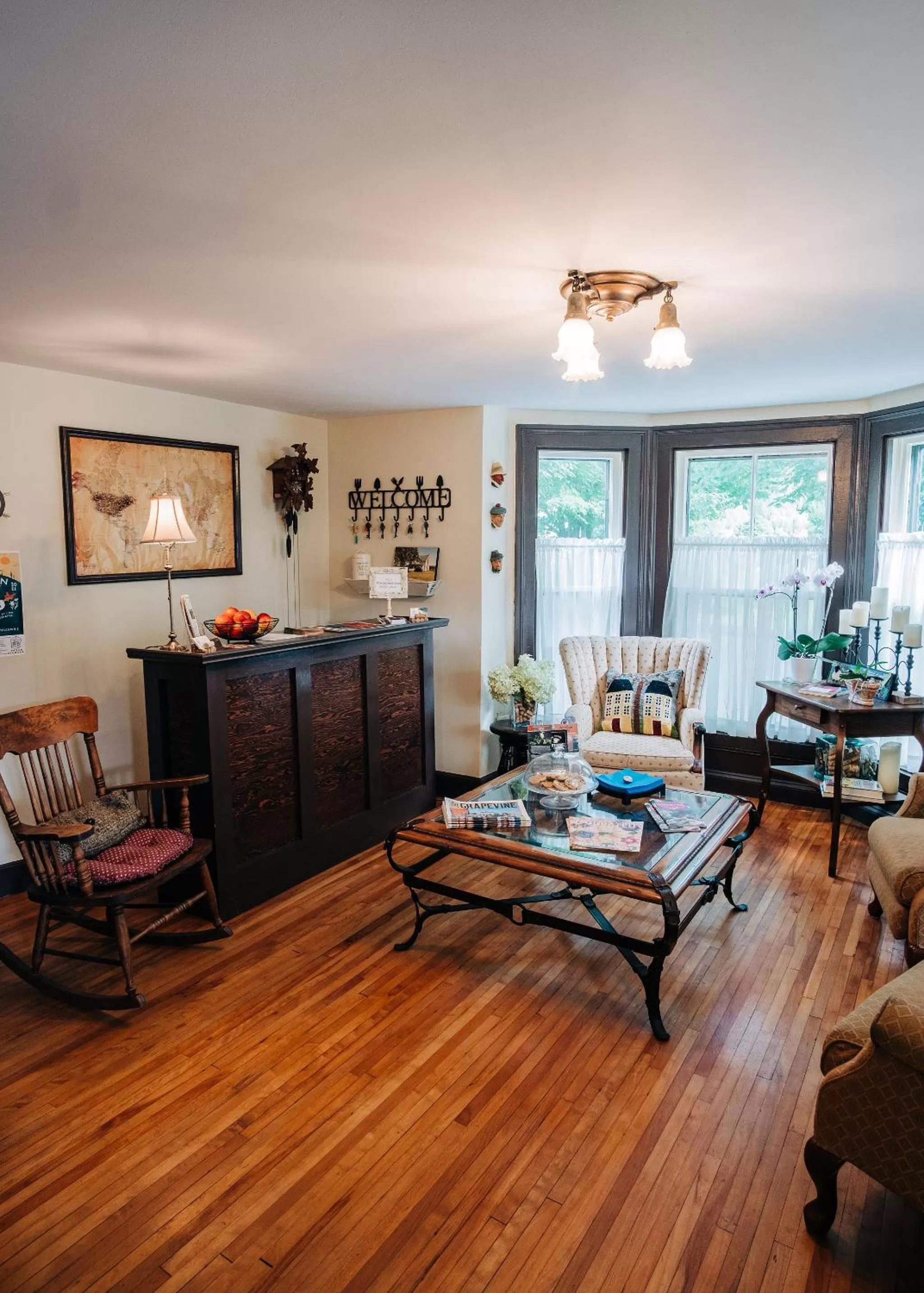 Facade/entrance, Seating Area in Farmhouse Inn B&B