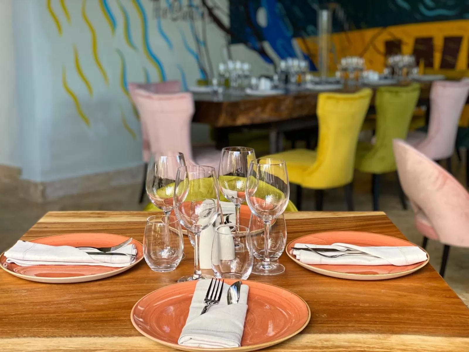 Restaurant/places to eat in Saman Boutique Hotel By Mint