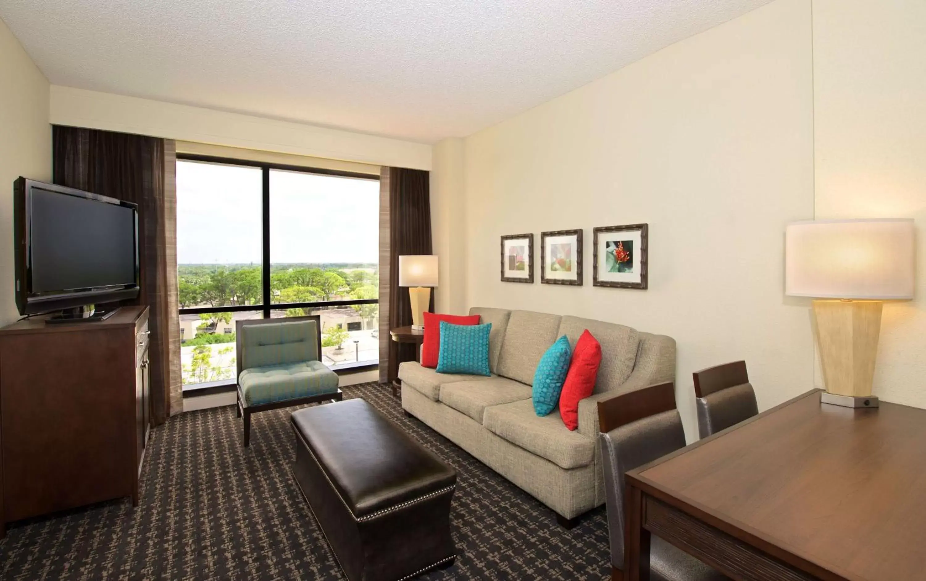 Living room, Seating Area in Embassy Suites by Hilton Palm Beach Gardens PGA Boulevard