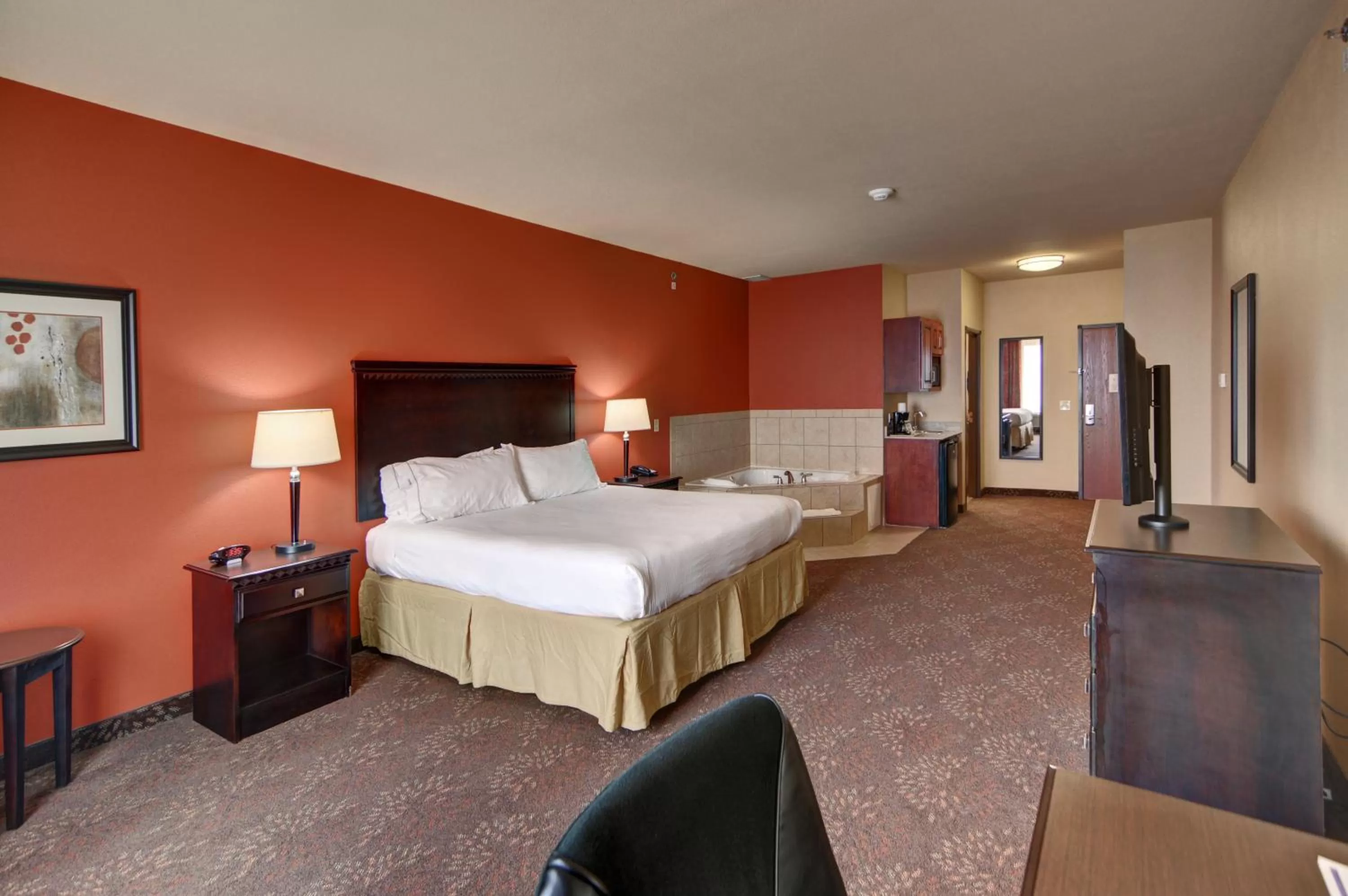 Photo of the whole room, Bed in Holiday Inn Express Hotel and Suites Altus by IHG