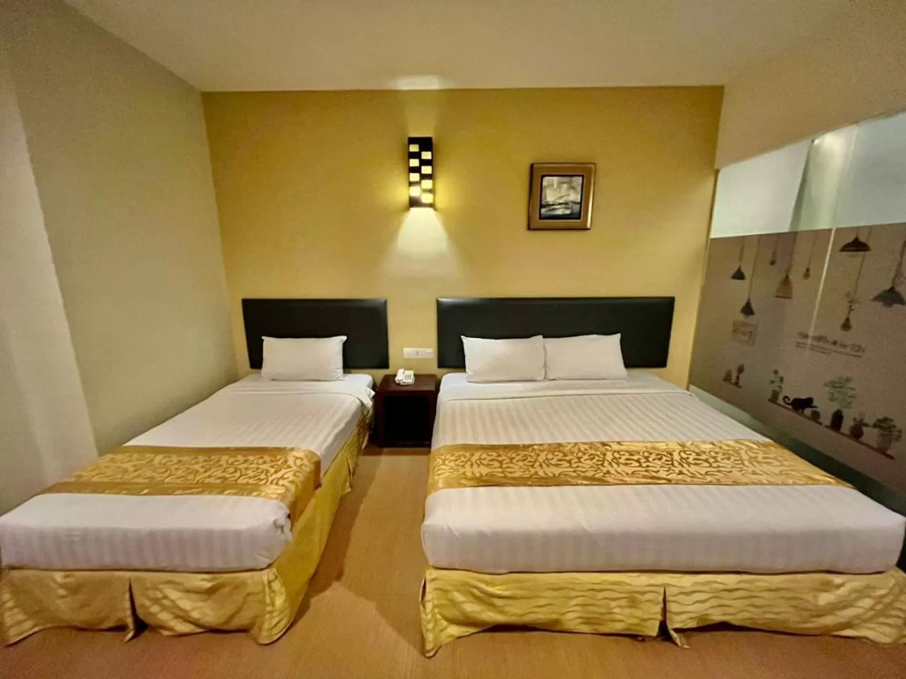 Triple Room in Eight Days Boutique Hotel - Impian Emas