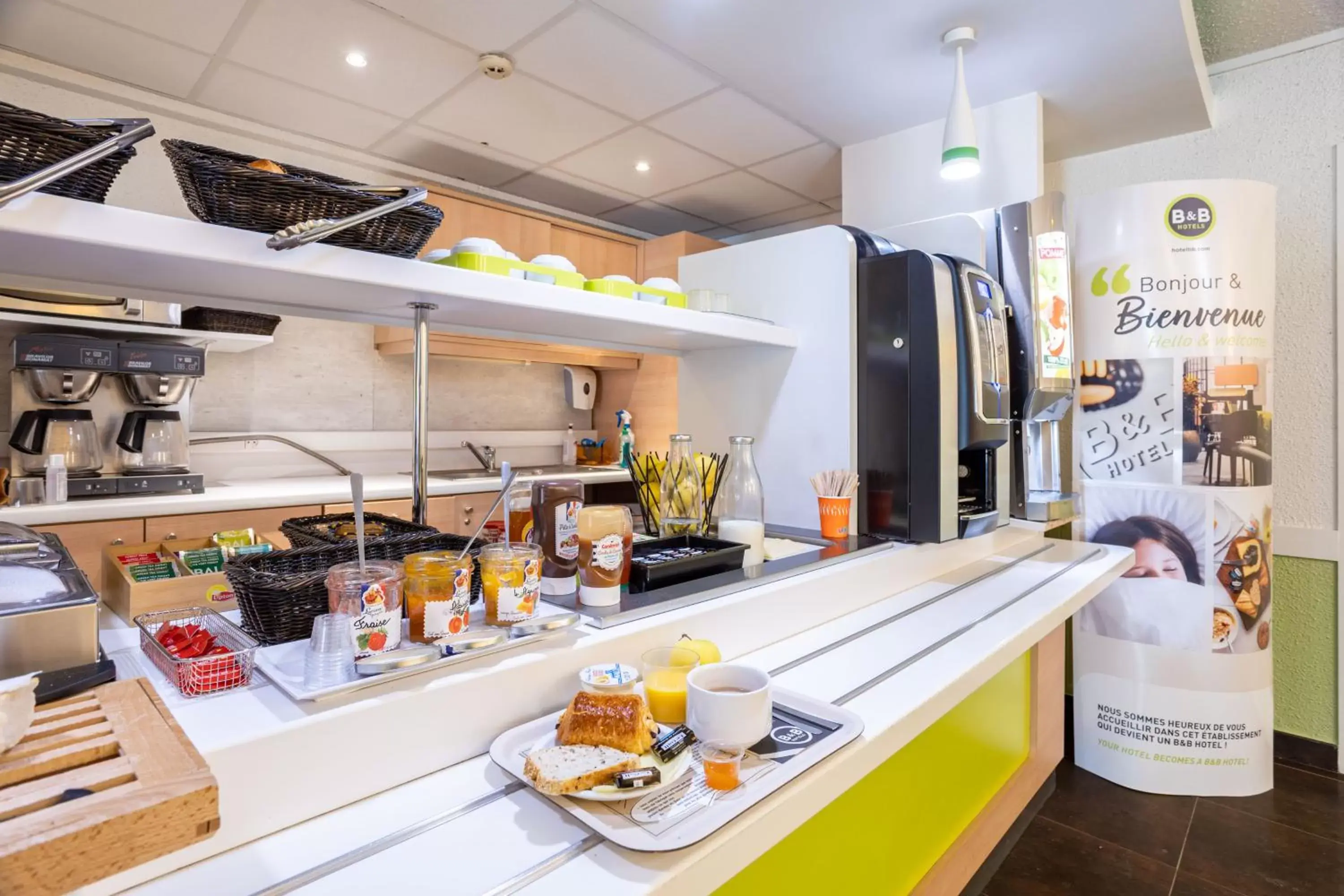 Buffet breakfast, Kitchen/Kitchenette in B&B HOTEL Valenciennes Sud