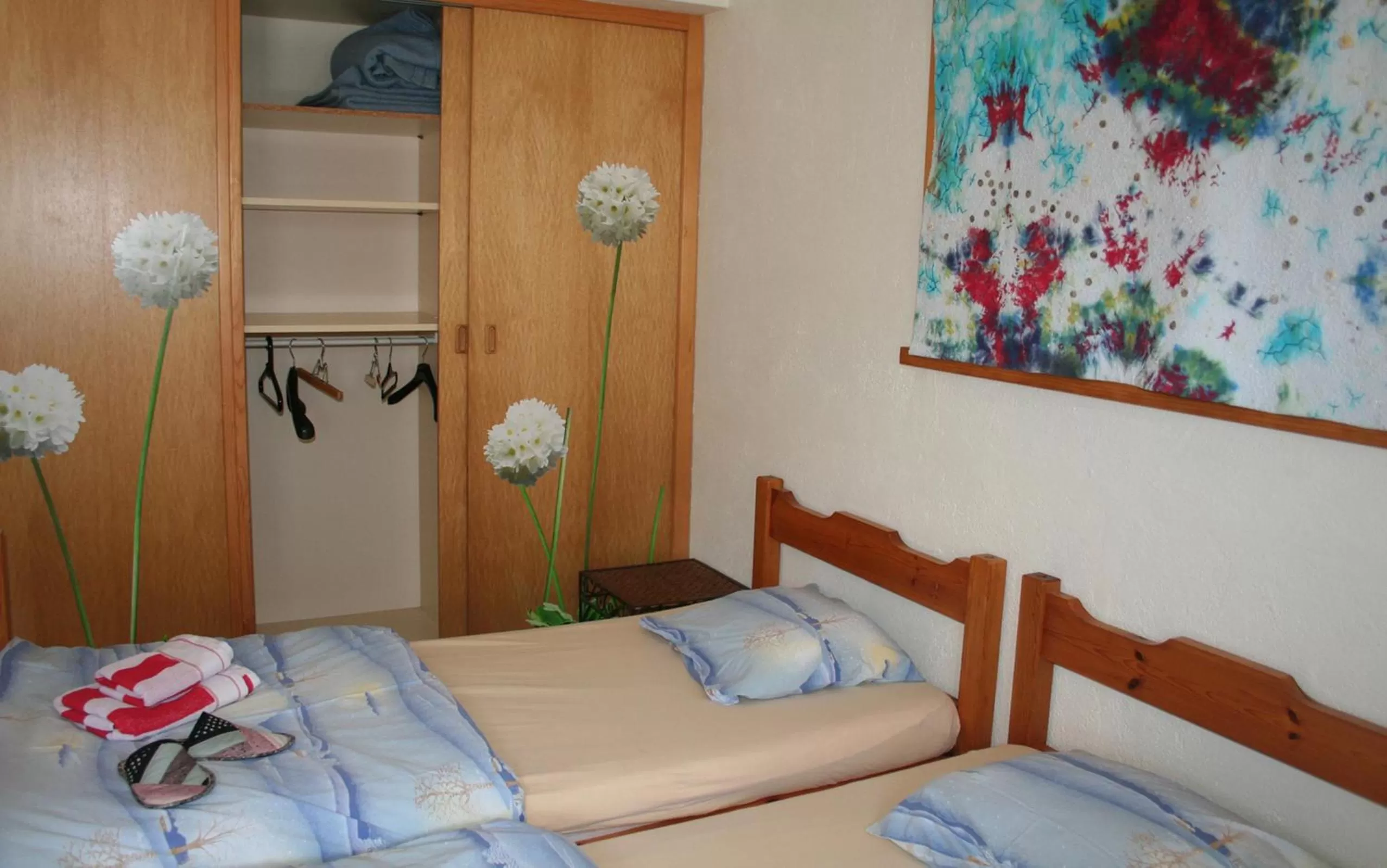 Decorative detail, Bed in BnB Claudy et Elizabeth Michellod-Dutheil