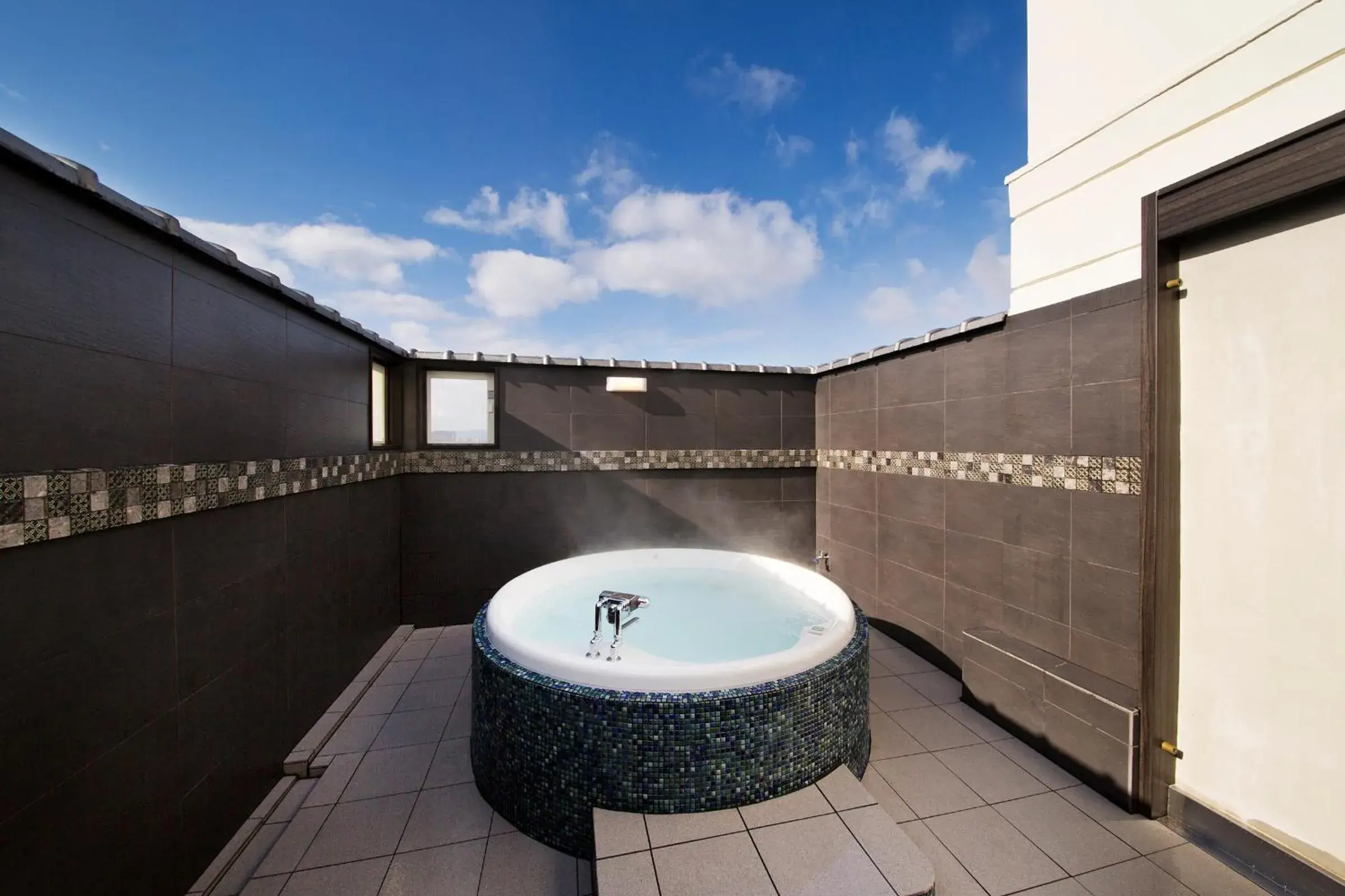 Open Air Bath, Bathroom in Ryokan KANADE